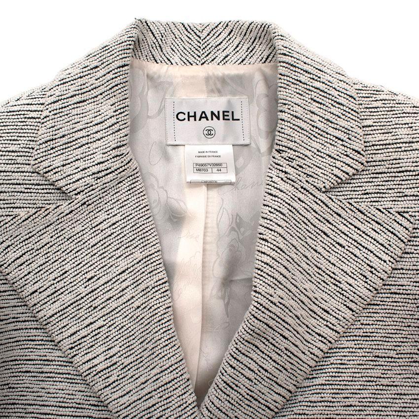 Chanel Black & White Boucle Textured Tailored Longline Jacket - Size US 12 In Excellent Condition In London, GB