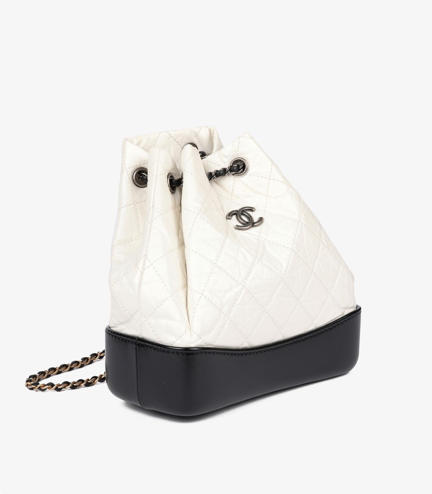 Chanel Black & White Calfskin Leather Gabrielle Backpack Gris en venta