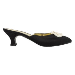Chanel Schwarz-Weiß Camelia Mules