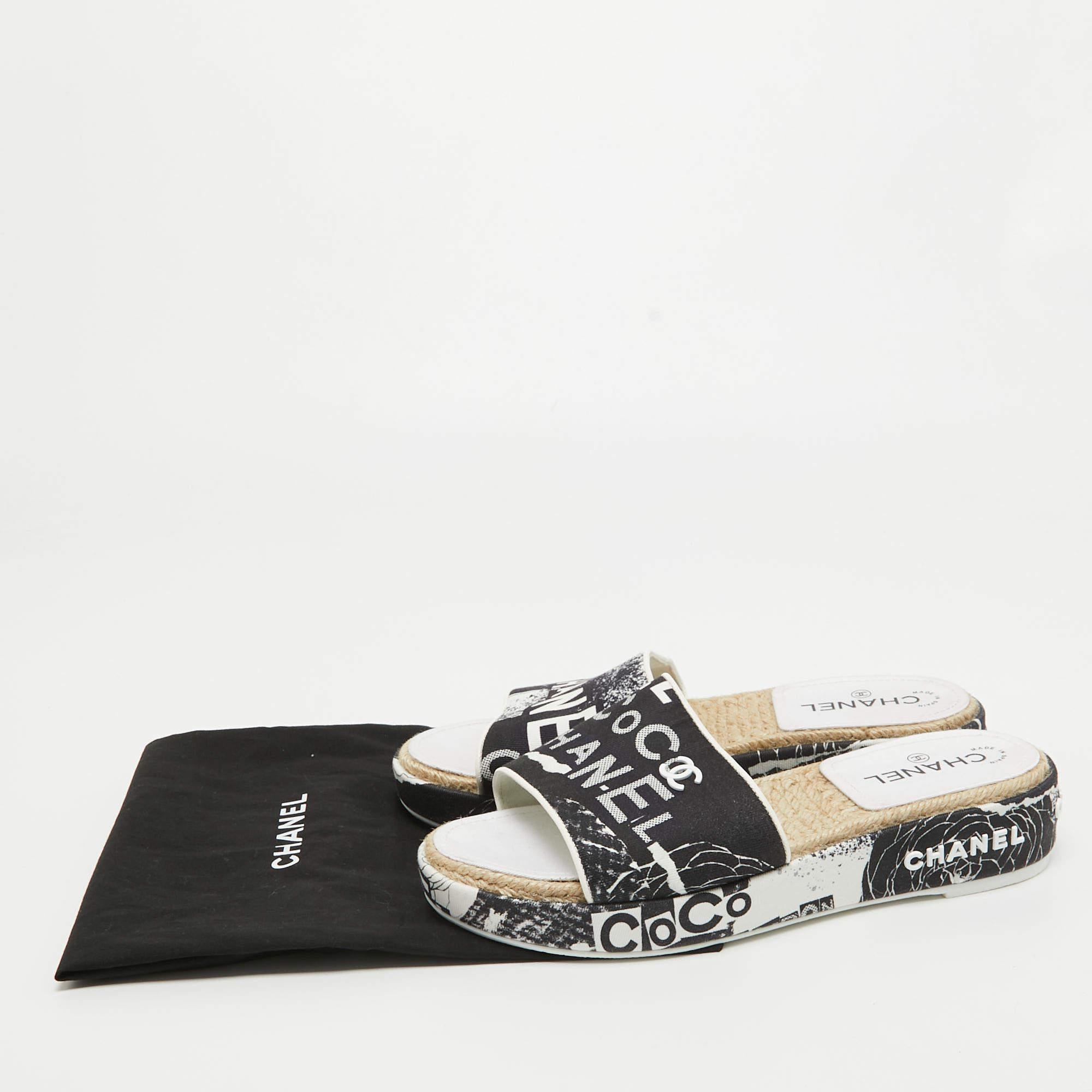 Chanel Black/White Canvas Logo Graffiti Espadrille Slide Sandals Size 41 2