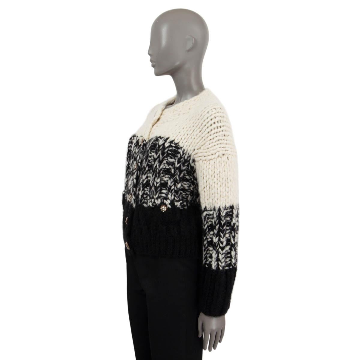 Women's CHANEL black & white cashmere 2019 CHUNKY Cardigan Sweater 38 S 19K