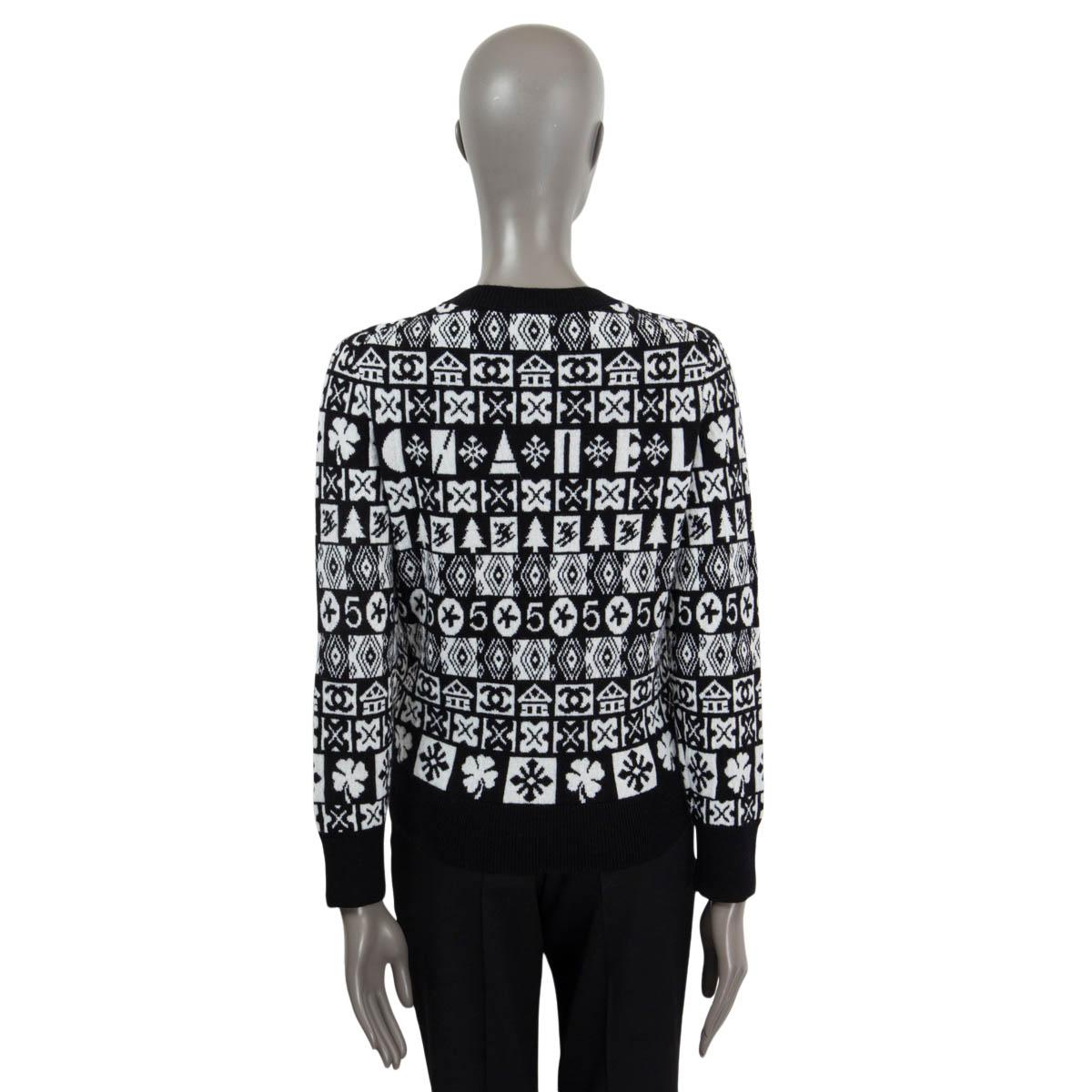 Black CHANEL black & white cashmere 2019 WINTER CREWNECK Sweater 38 S 19B For Sale