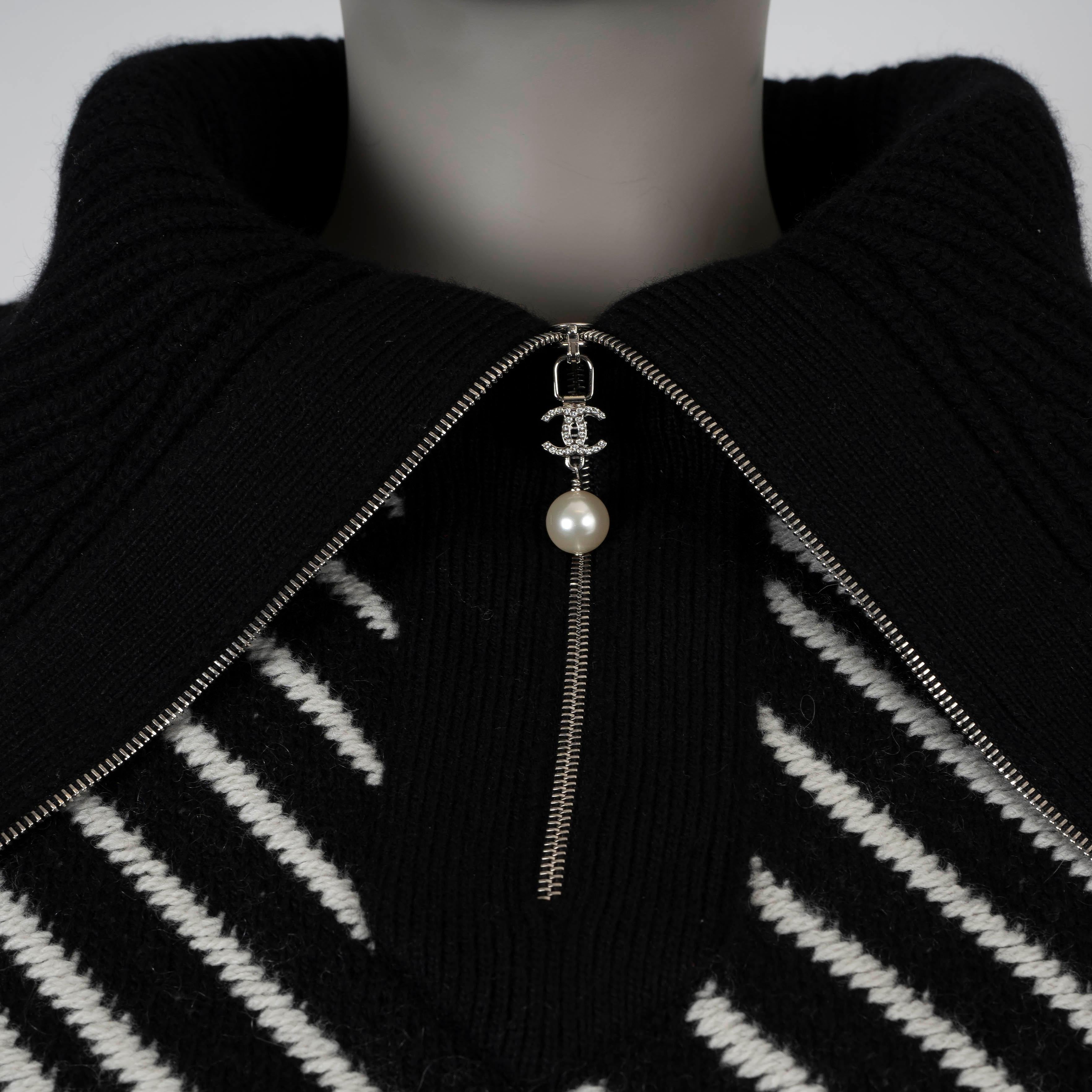 CHANEL black & white cashmere 21B STRIPED HALF ZIP CROP Sweater 36 XS 1