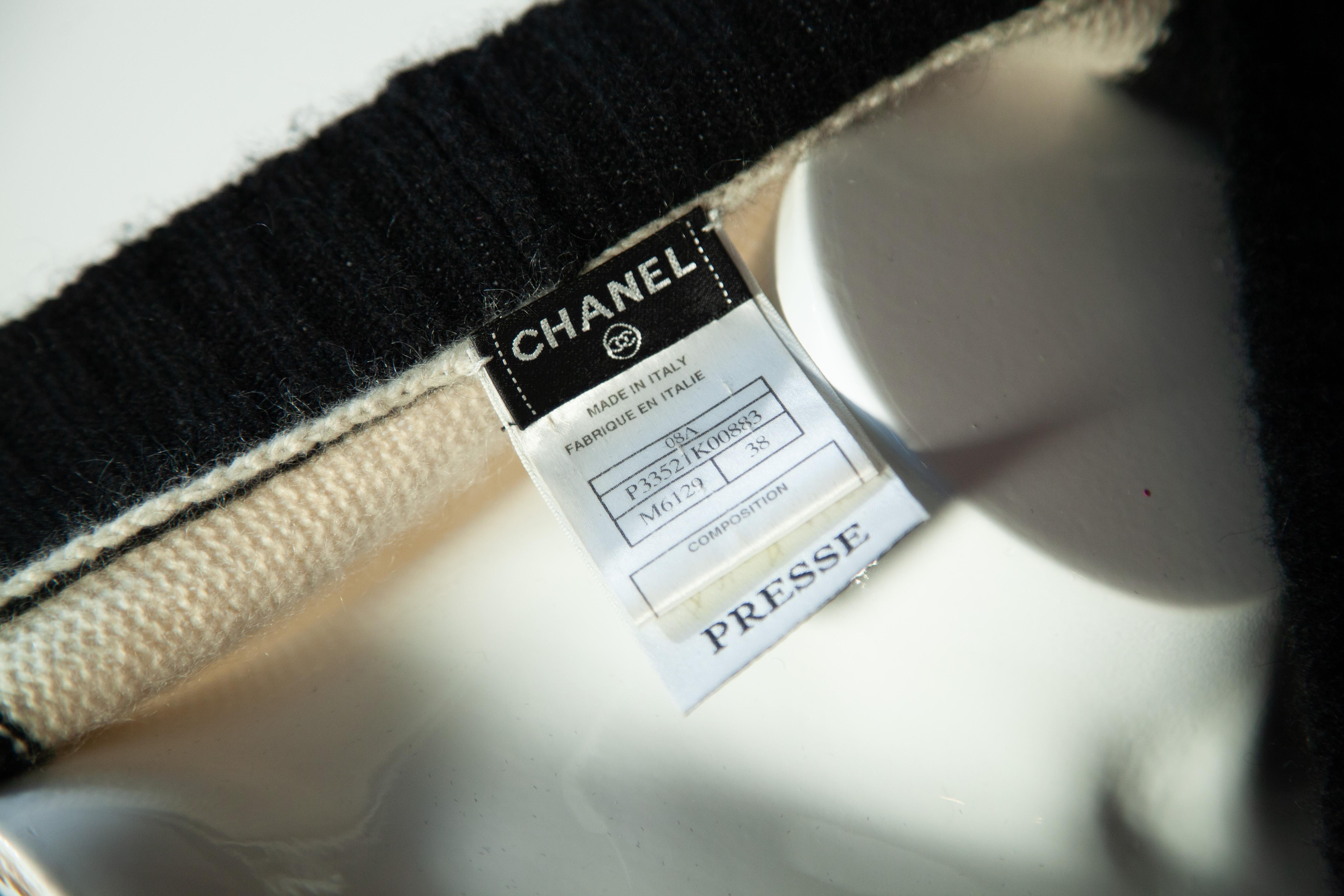 Women's 2000s Chanel Black & White Cashmere Cardigan