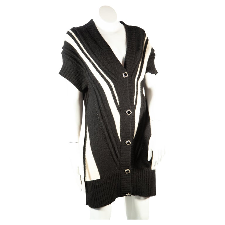 2000s Chanel Black and White Cashmere Cardigan For Sale at 1stDibs
