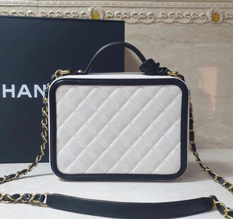 Chanel Caviar Leather Vanity Case Bag With Leather Strap #015