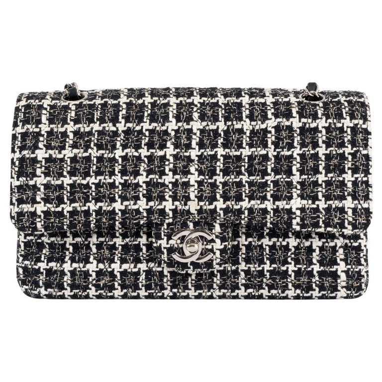 Pre-owned Chanel Medium Classic Double Flap Bag White and Black Tweed  Boucle Silver Hardware