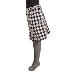 CHANEL Schwarzer & weißer Bleistiftrock aus Baumwollmischung HERRINGBONE BOUCLE TWEED 44 XL