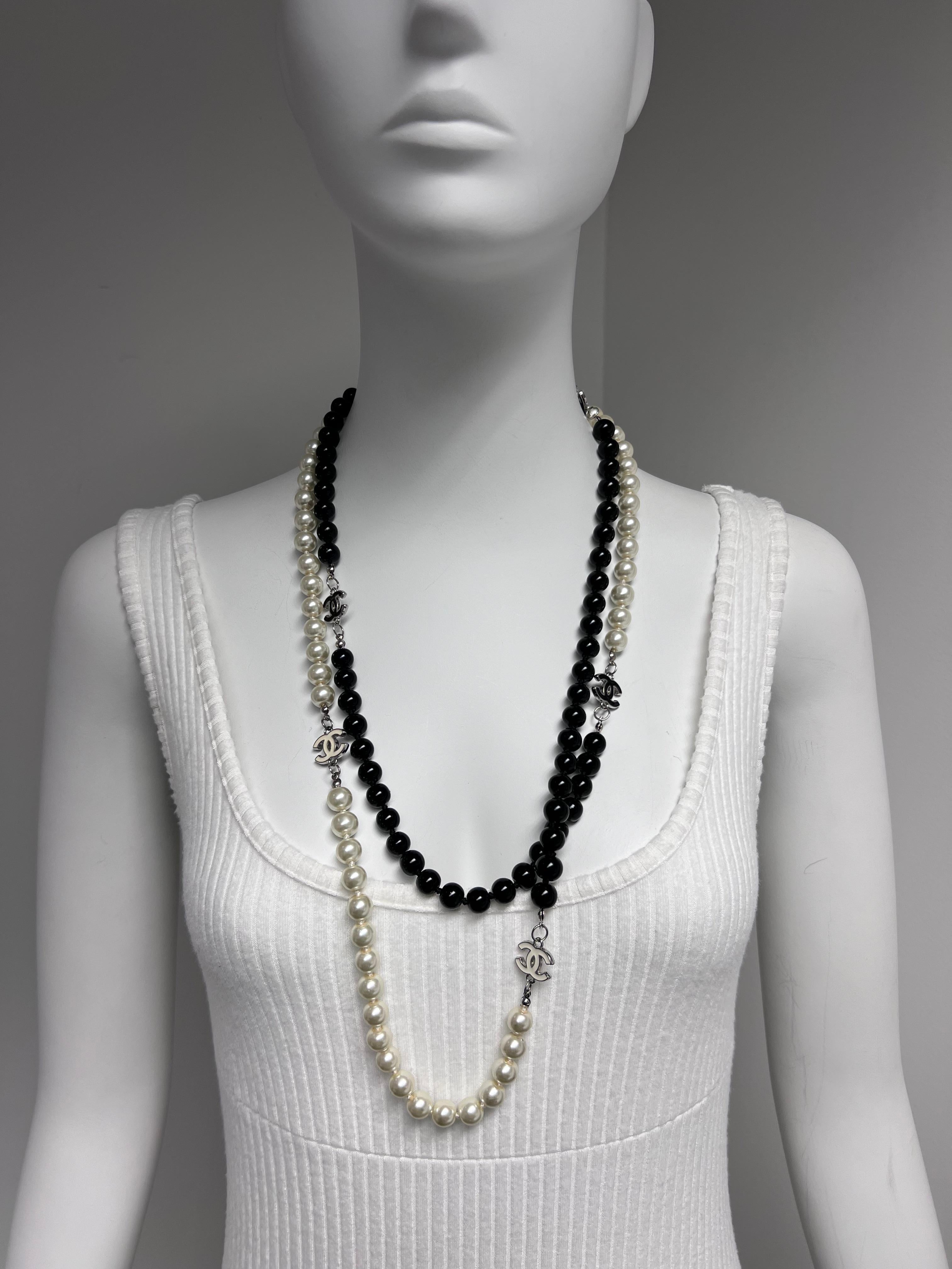Women's or Men's Chanel Black & White Faux Pearl Enamel Cc Logo Long Necklace