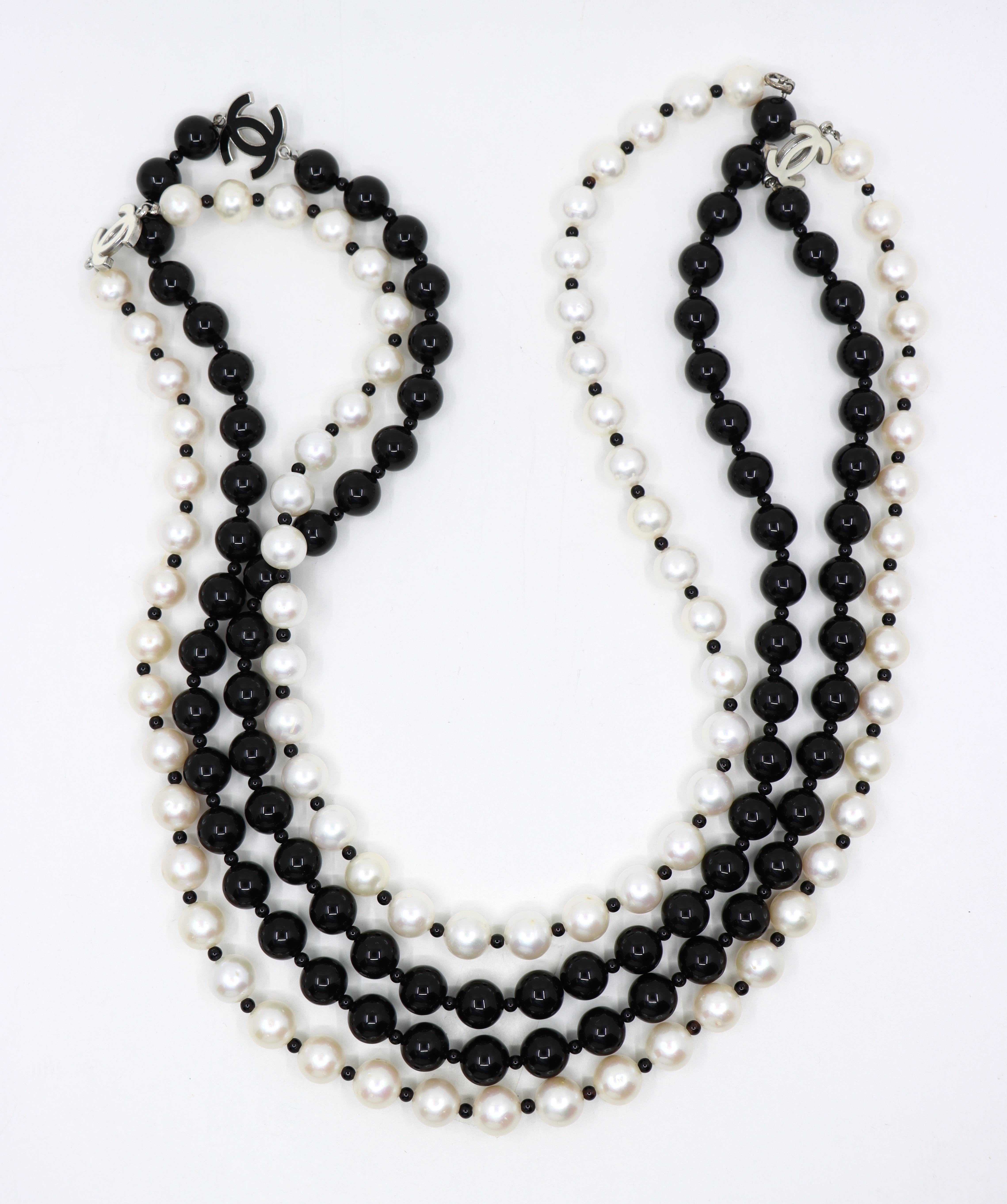 Chanel Black & White Faux Pearl Enamel Cc Logo Long Necklace For Sale 1