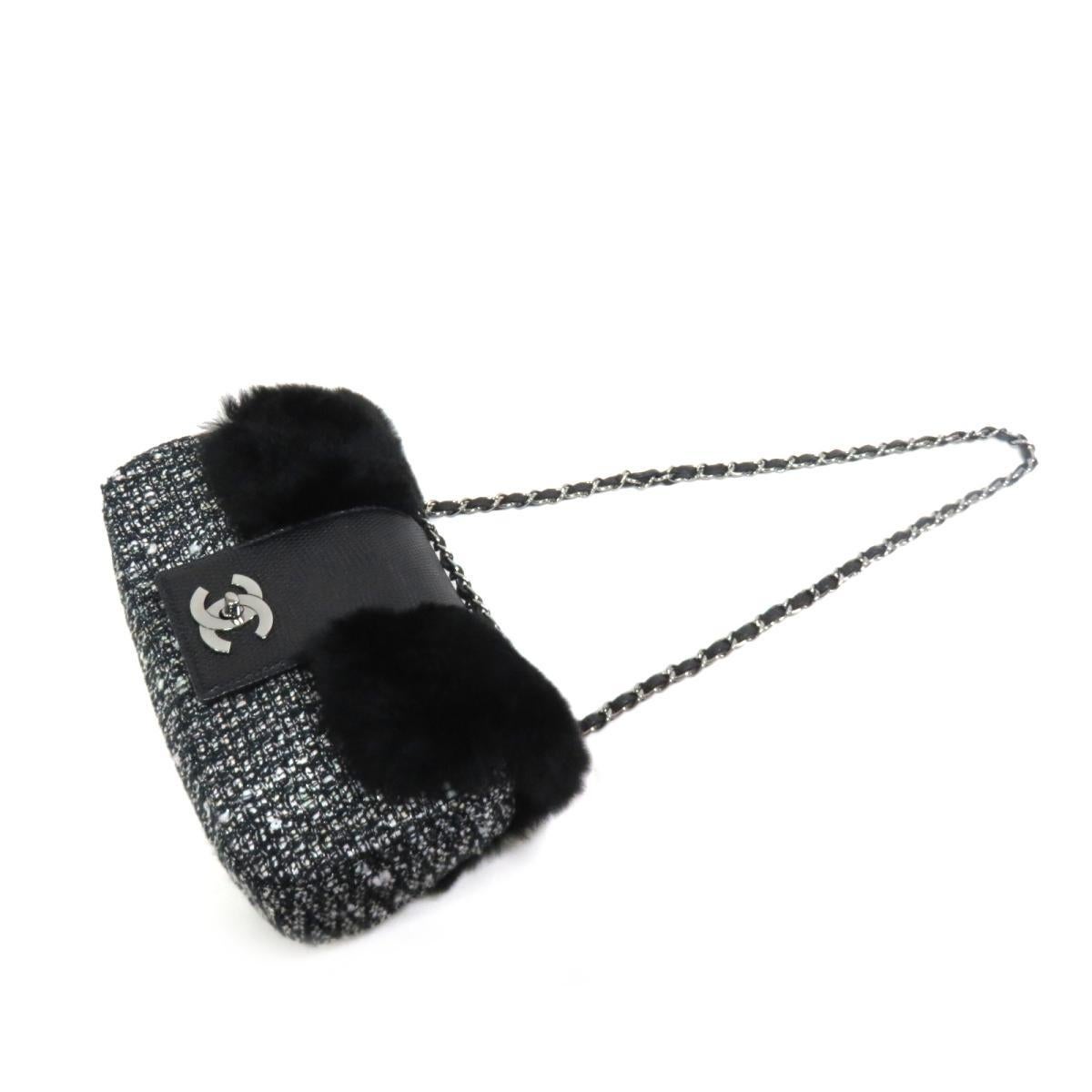 Chanel Negro Blanco Gris Tweed Bolso de piel de conejo en venta 6