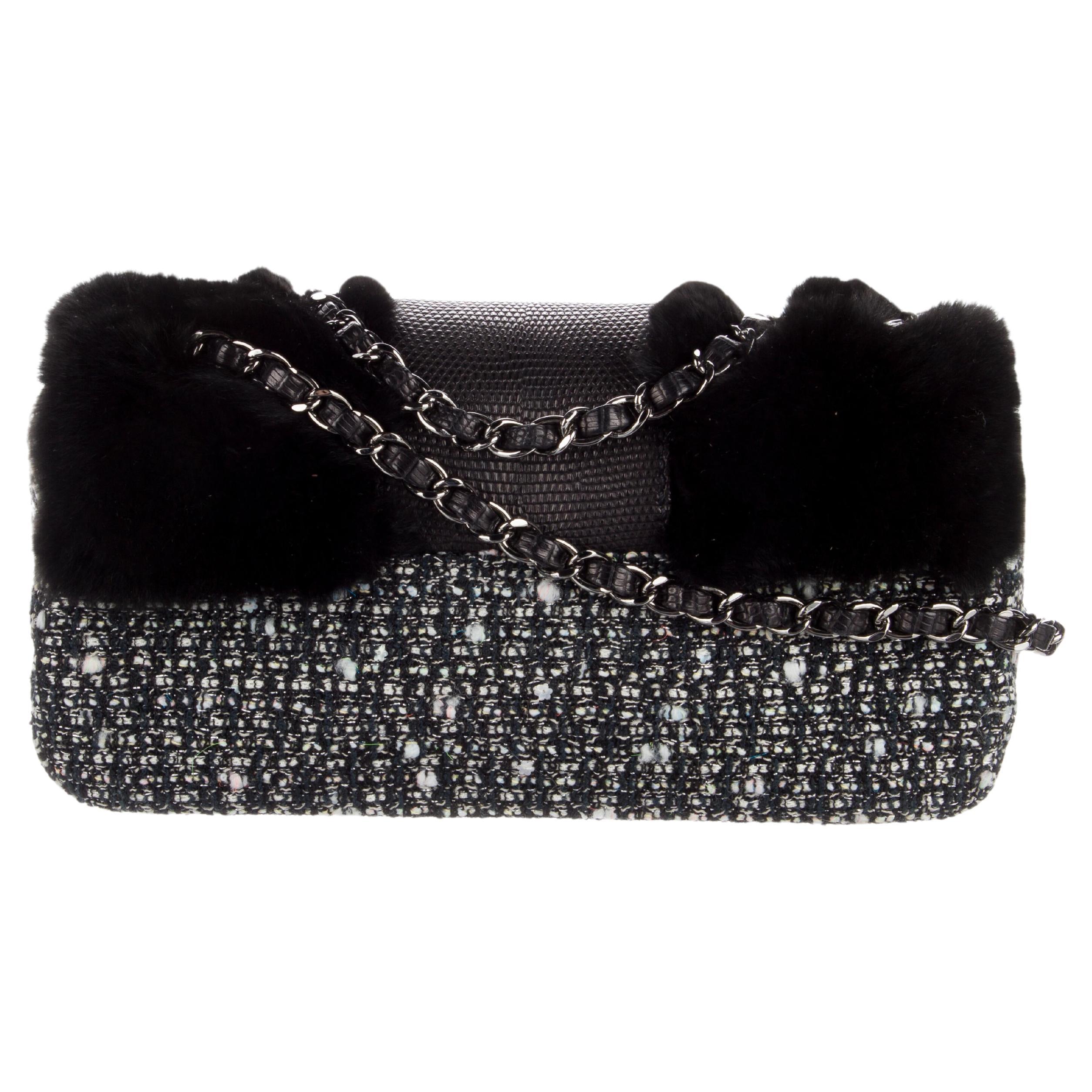 Chanel Negro Blanco Gris Tweed Bolso de piel de conejo en venta 3
