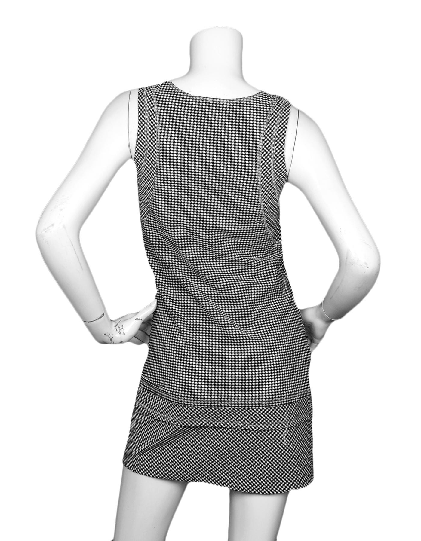 Chanel Black/White Houndstooth Sleeveless Dress sz 38 In Excellent Condition In New York, NY
