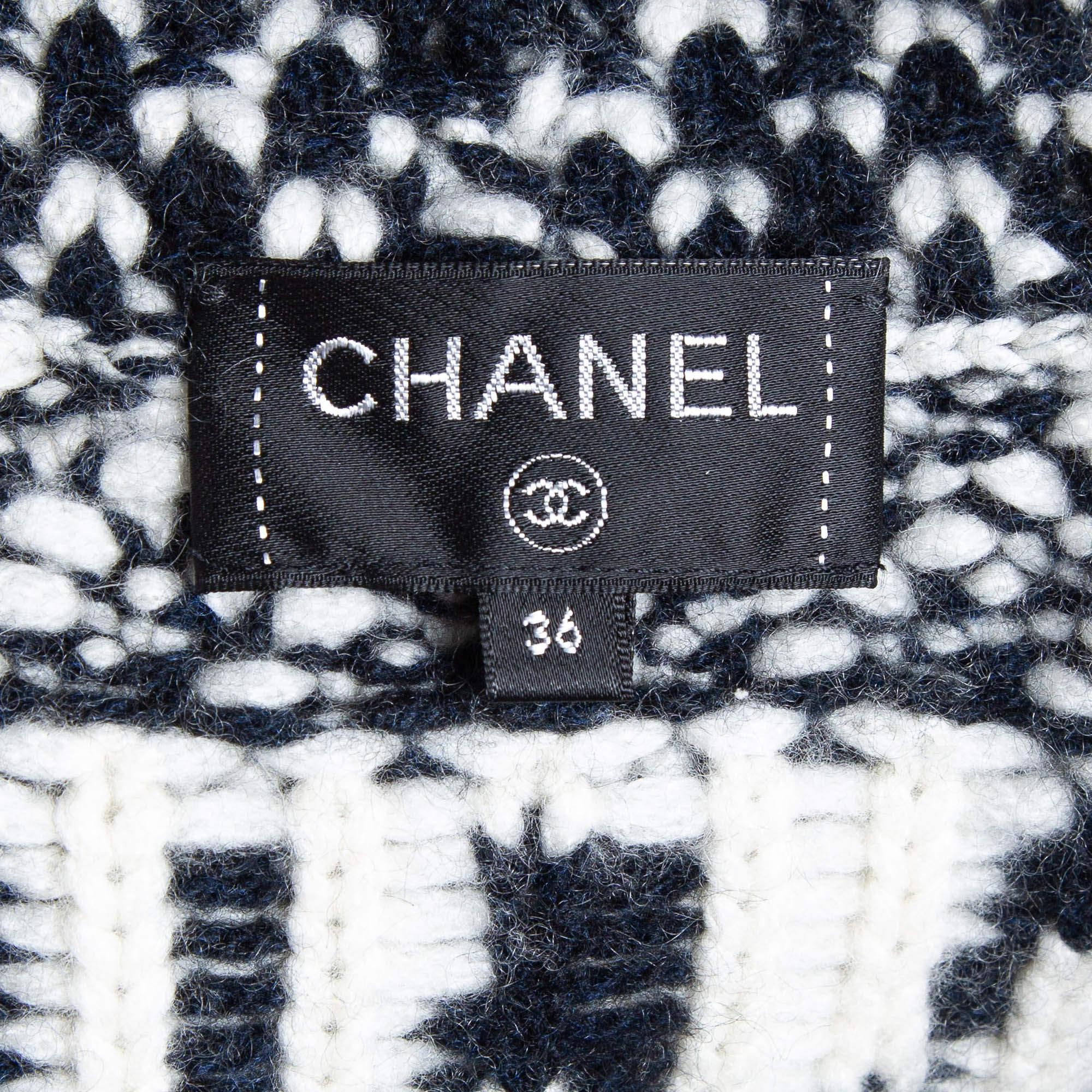 Chanel Black/White Intarsia Knit Cashmere Belted Cardigan S In Excellent Condition In Dubai, Al Qouz 2