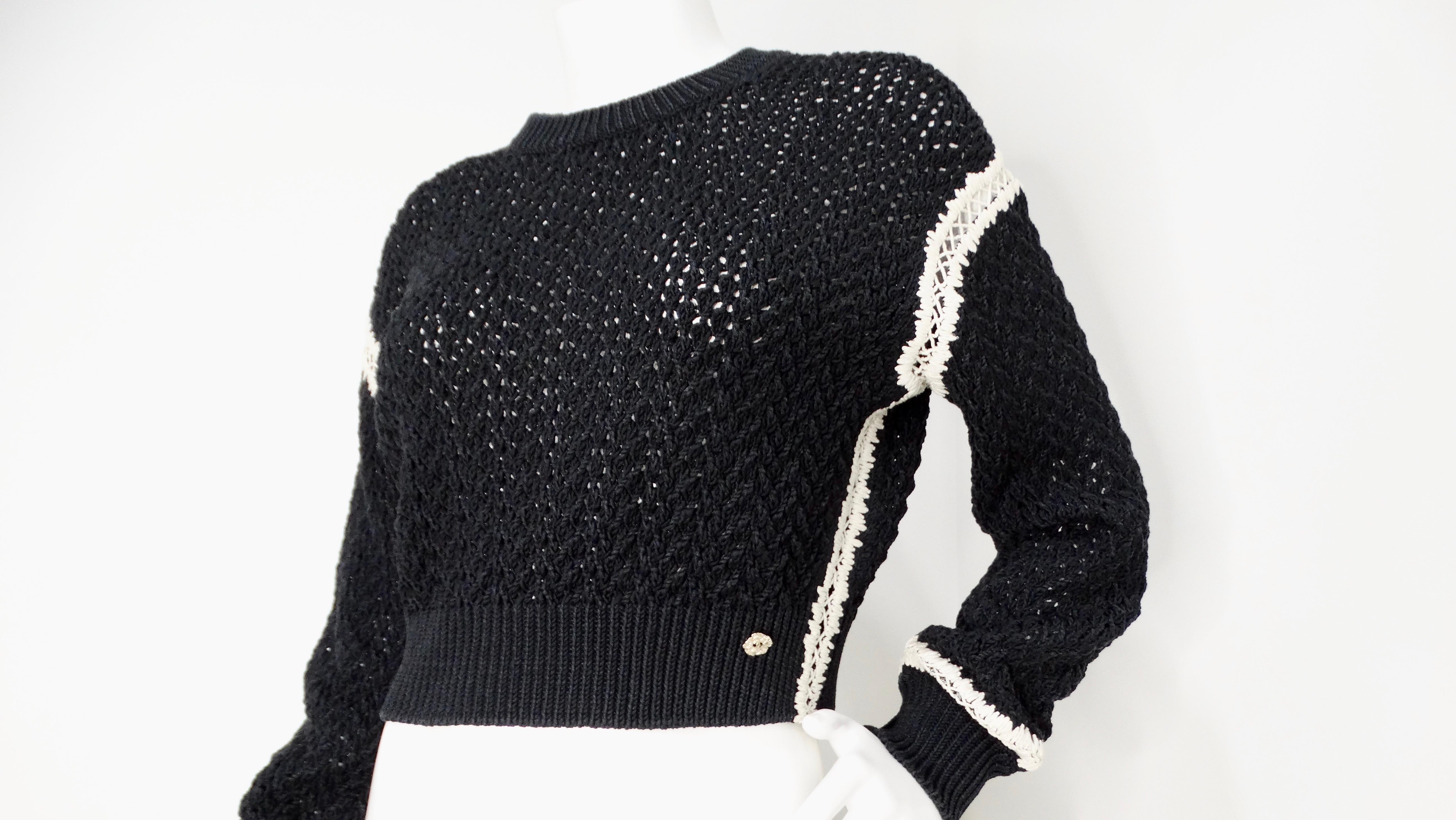 Women's Chanel Black & White Knit Cotton & Silk Cropped Sweater For Sale