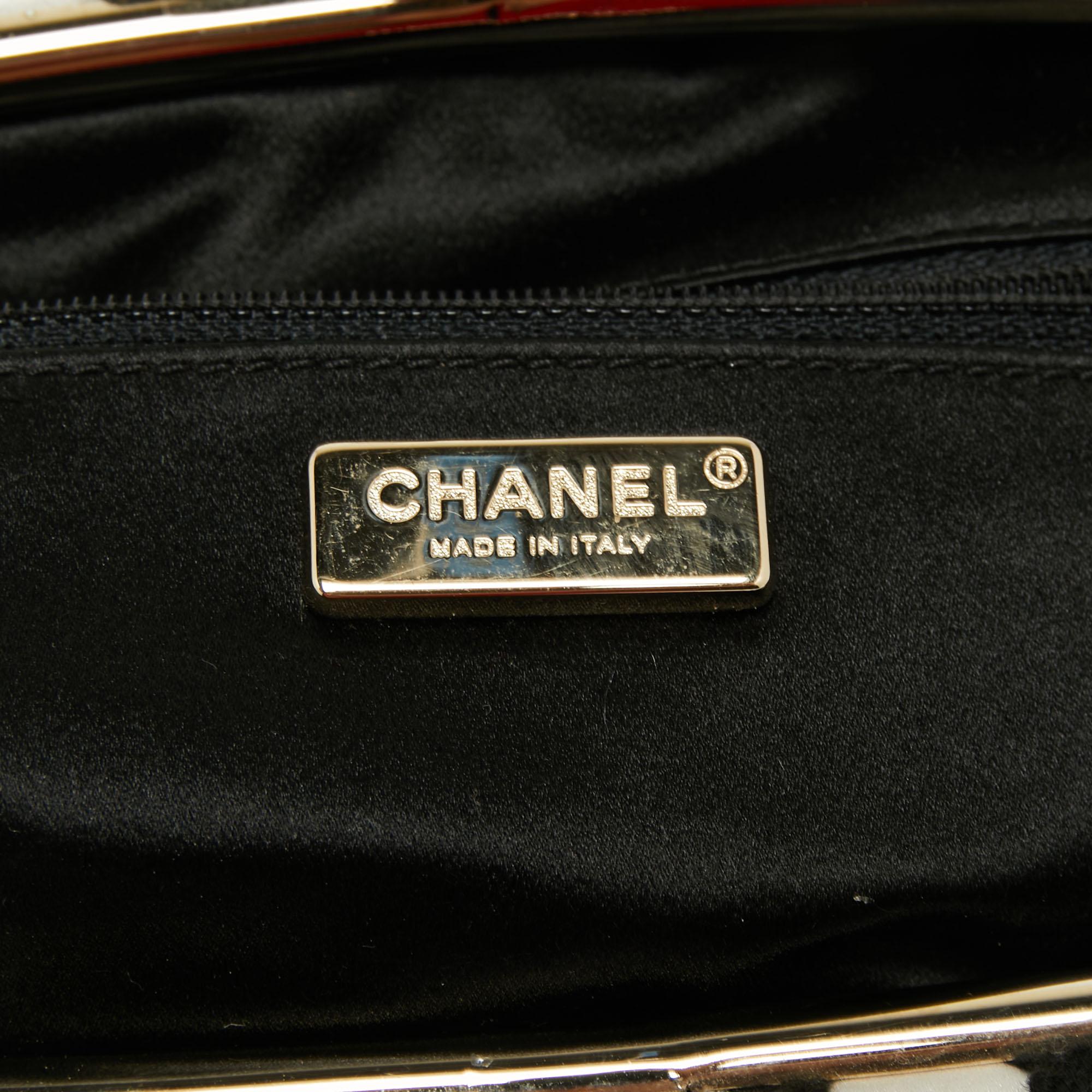 Chanel Black/White Lace CC Frame Clutch 6