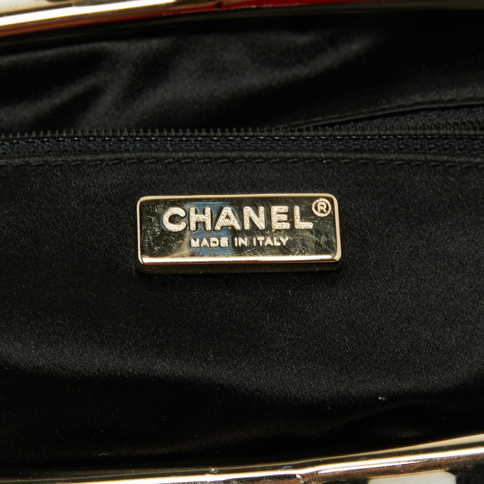 Chanel Black/White Lace CC Frame Clutch 3