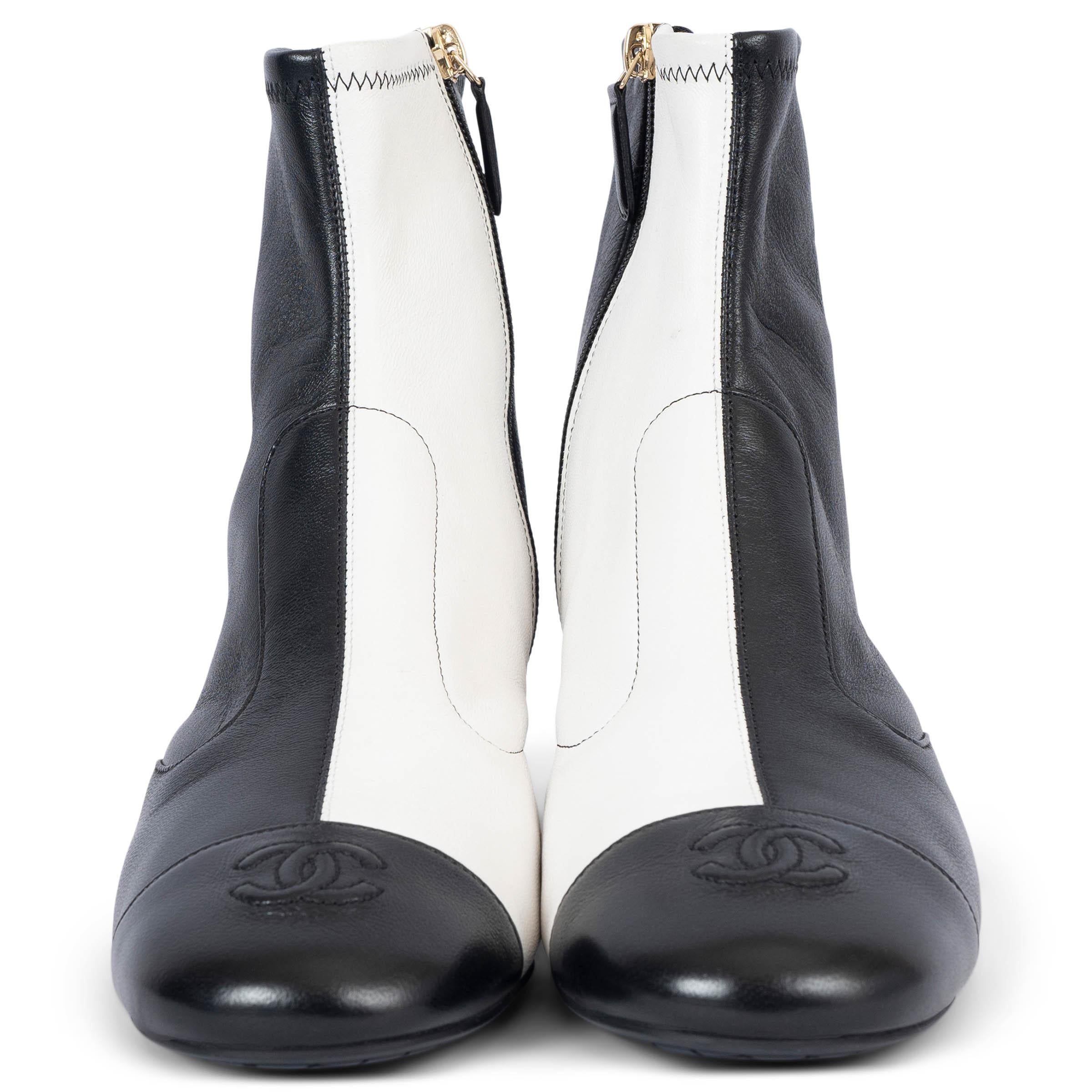 100% authentic Chanel black & white colorblock smooth elastic lambskin ankle boots with signature CC cap toe. Brand new. Come with dust bags. 

2020 Pre-Fall

Measurements
Model	20B G35948 X54385
Imprinted Size	39.5
Shoe Size	39
Inside Sole	26cm