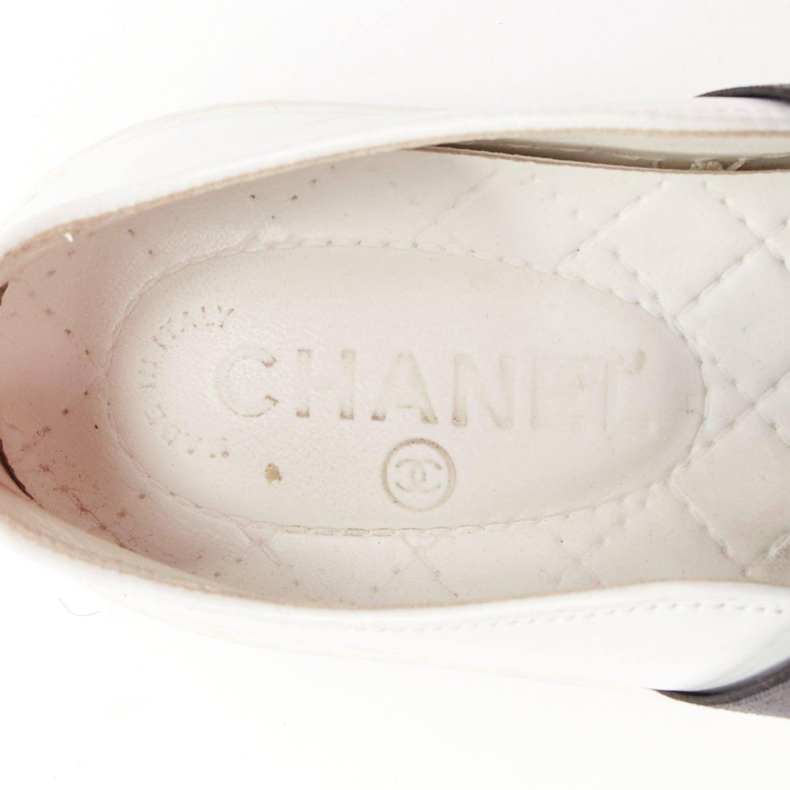 CHANEL black white leather CC logo back minimal classic skates sneakers EU36 For Sale 4