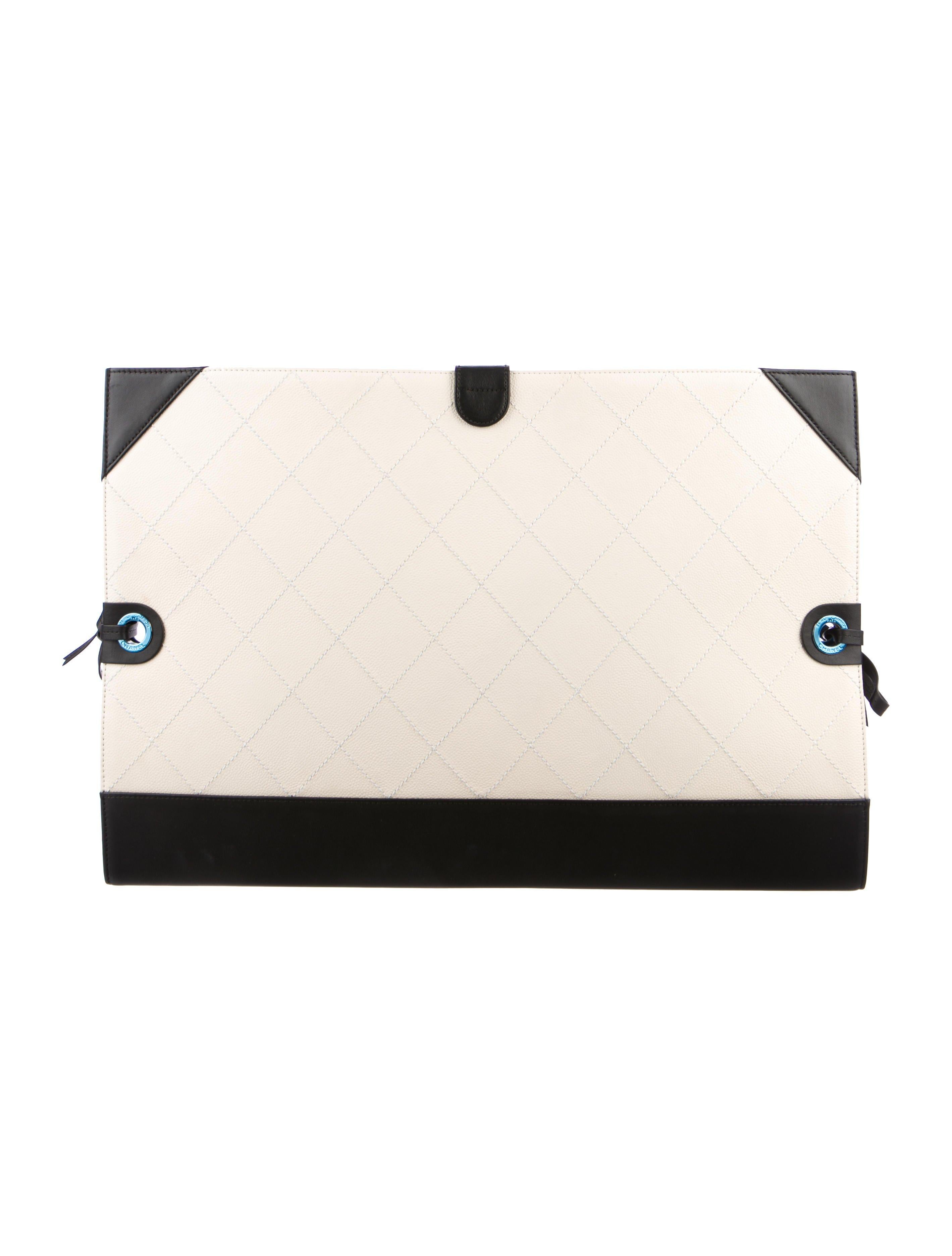 Women's or Men's Chanel Black White Leather Spring RTW Runway Professional Portfolio Clutch For Sale