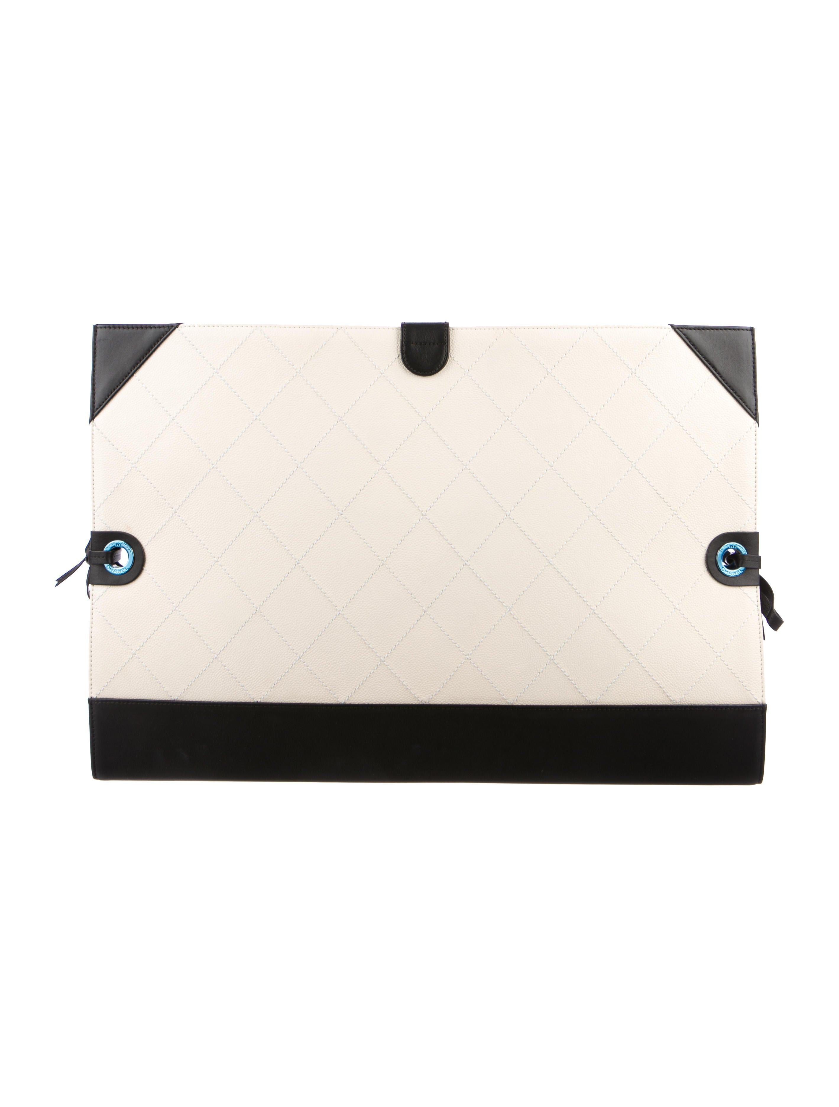 Chanel Black White Leather Spring RTW Runway Professional Portfolio Clutch In Good Condition For Sale In Miami, FL