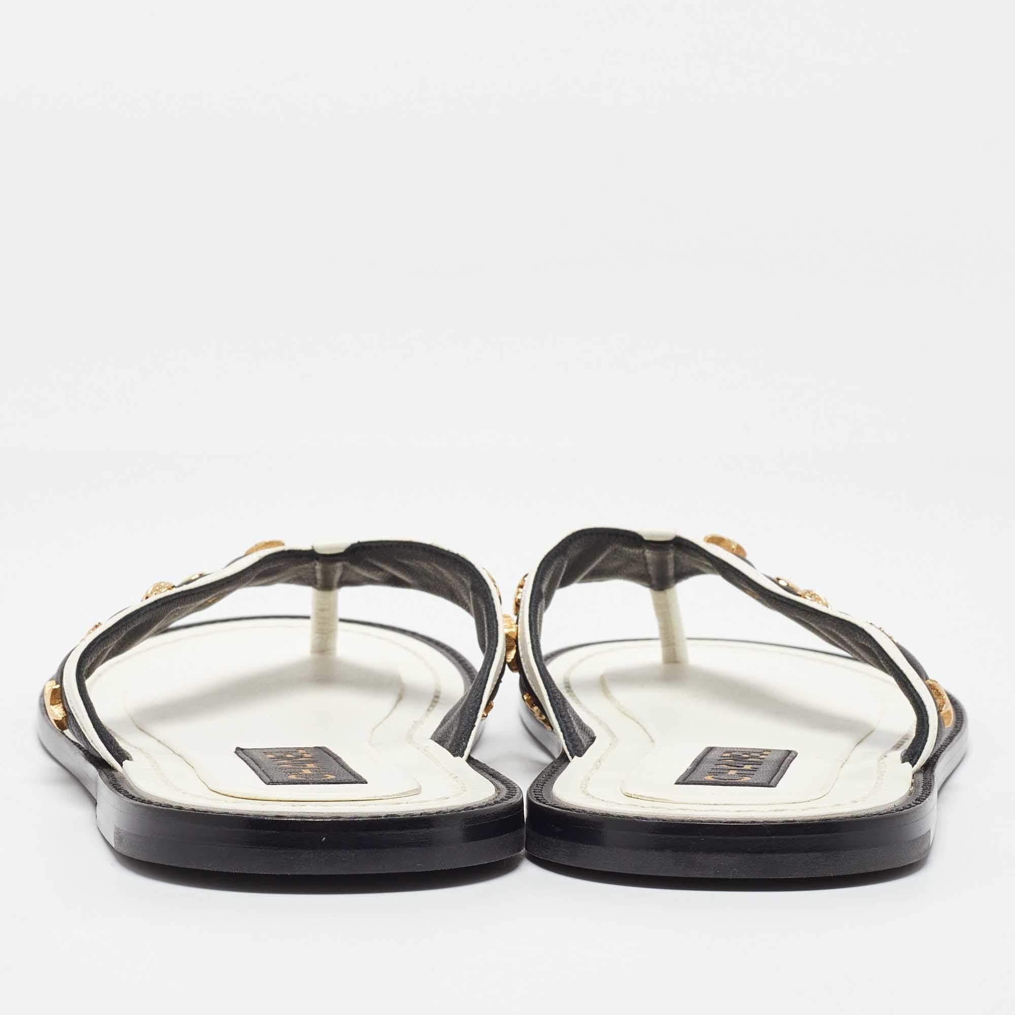 Women's Chanel Black/White Leather Thong Sandals Size 41