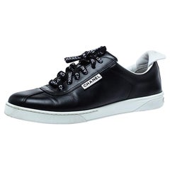 Chanel Schwarz/Weiß Leder Weekender Lace Up Low Top Sneakers Größe 40