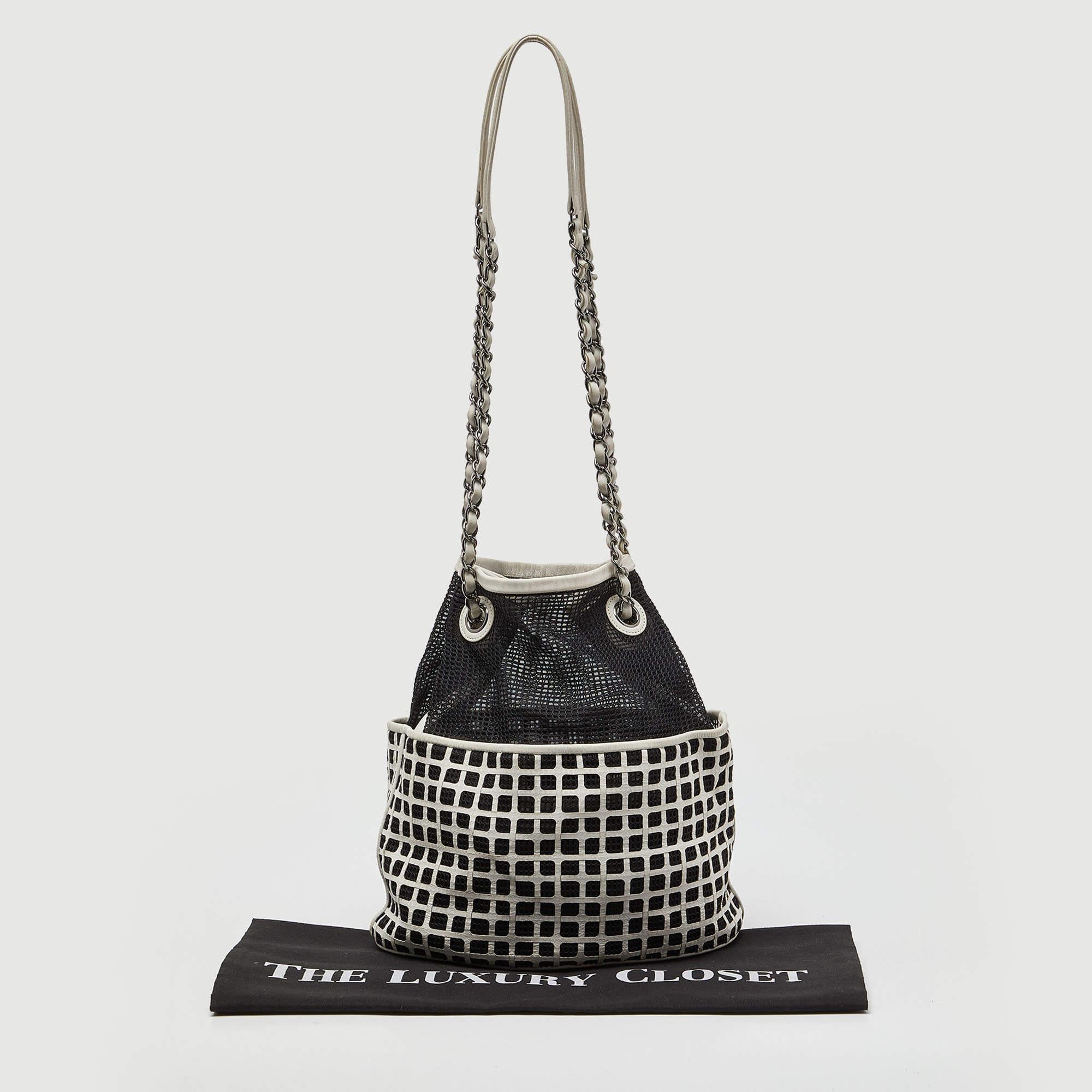 Chanel Black/White Mesh and Leather Bucket Bag For Sale 3