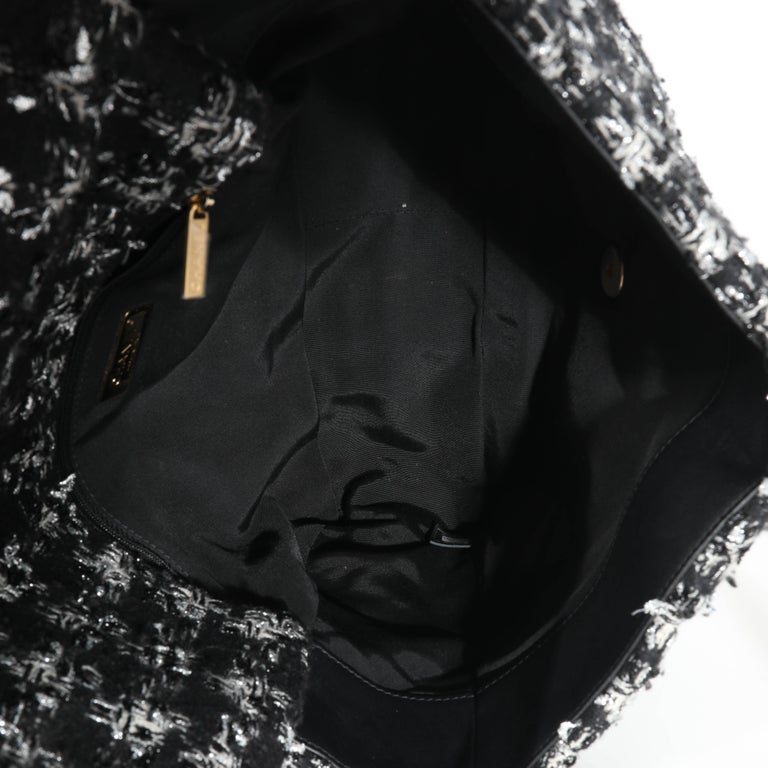 19 Flap Bag Maxi Tweed Black / White