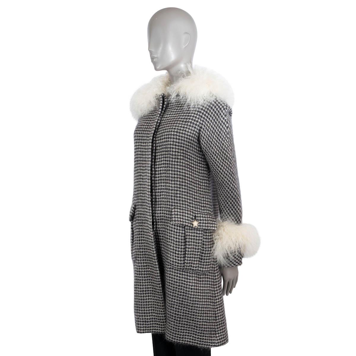 Women's CHANEL black & white mohair 2014 14A DALLAS FUR TRIM TWEED Coat Jacket 36 XS For Sale