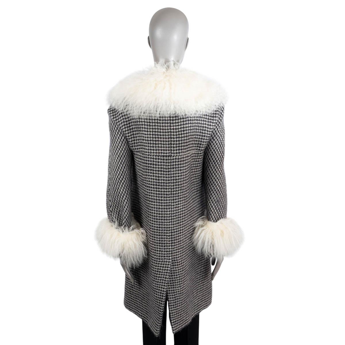 CHANEL black & white mohair 2014 14A DALLAS FUR TRIM TWEED Coat Jacket 36 XS For Sale 1