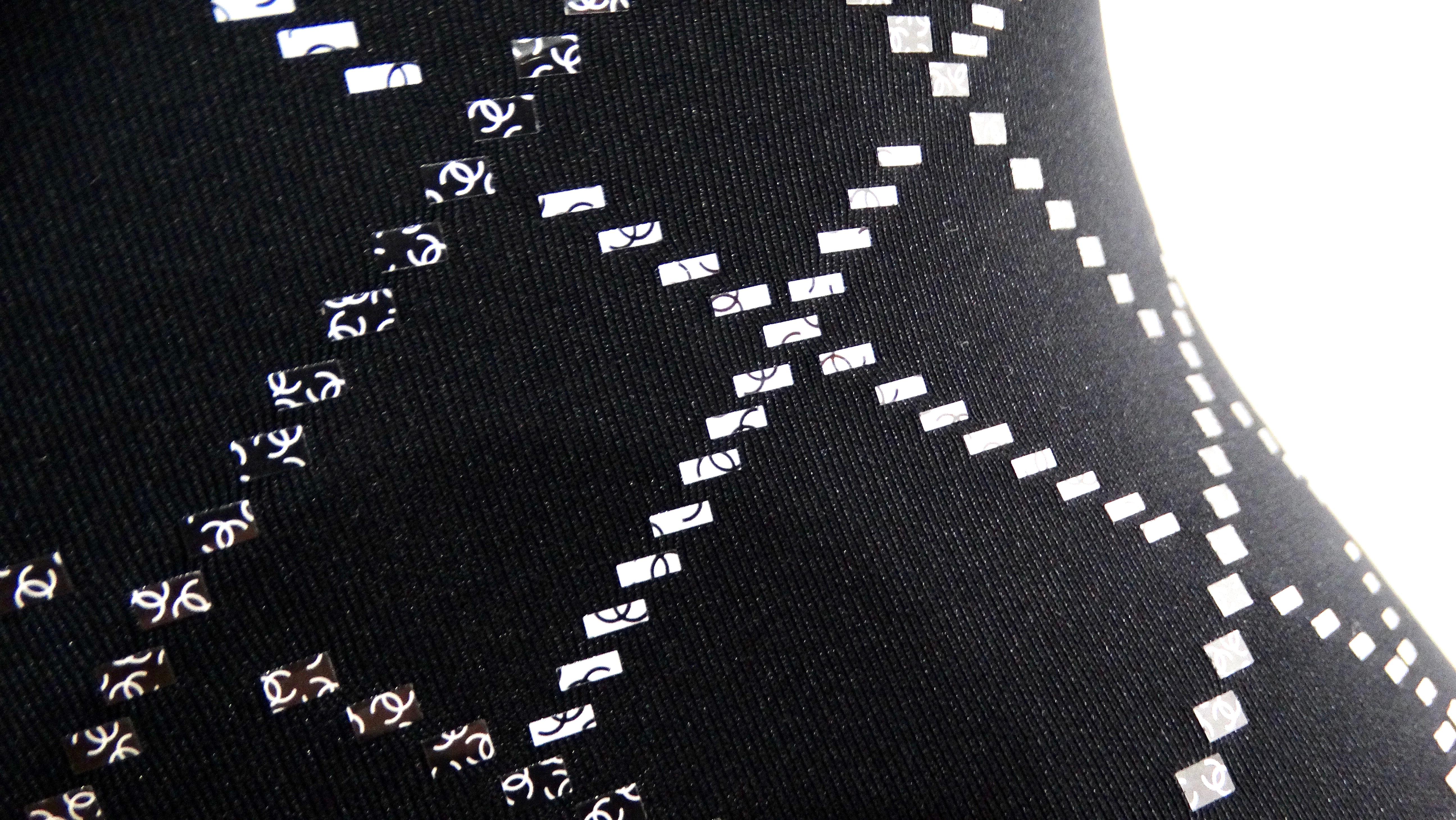 Chanel Schwarz-Weiß Neopren Reflektierende Hose 2020 im Angebot 1