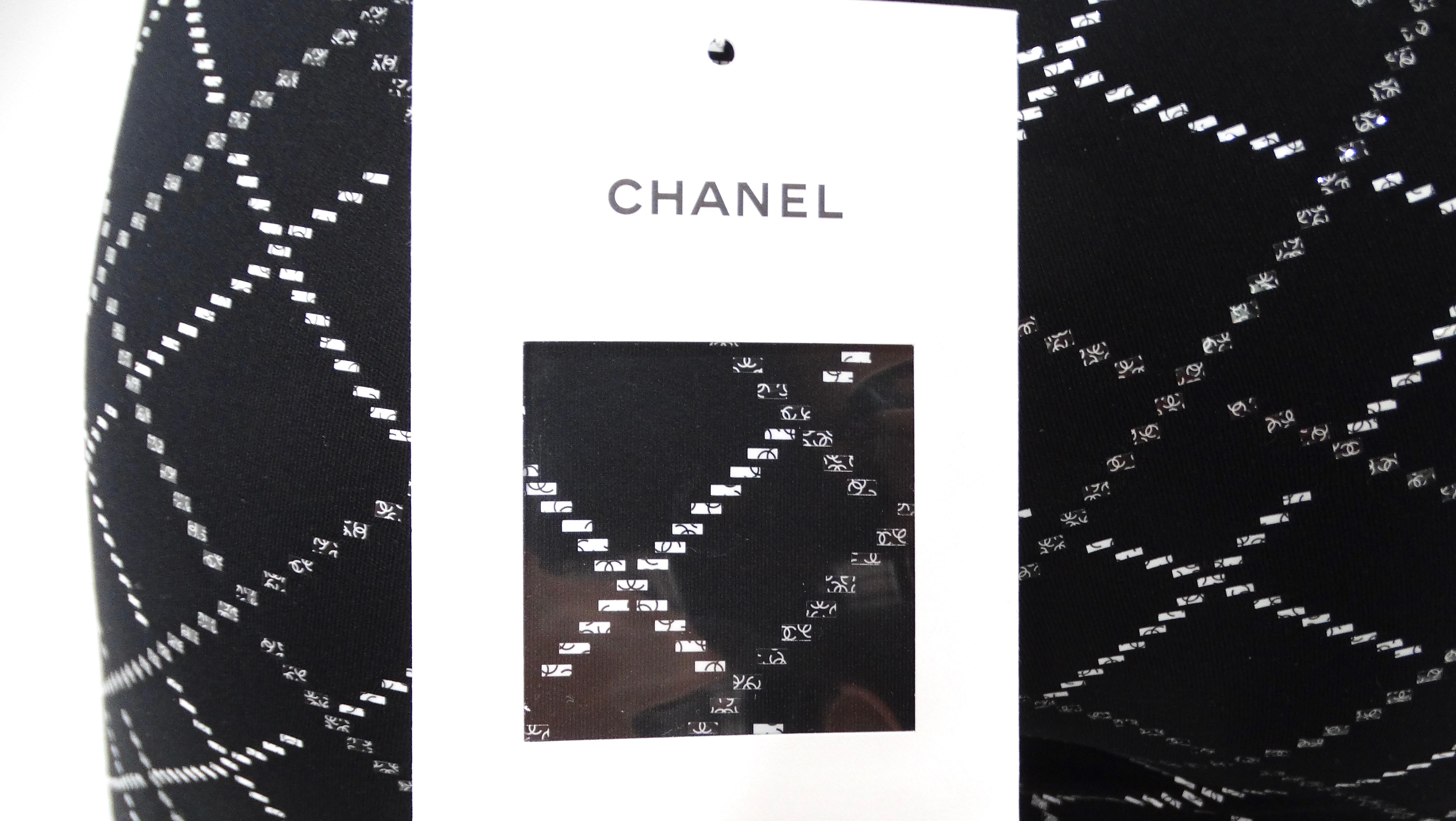 Chanel Schwarz-Weiß Neopren Reflektierende Hose 2020 im Angebot 4