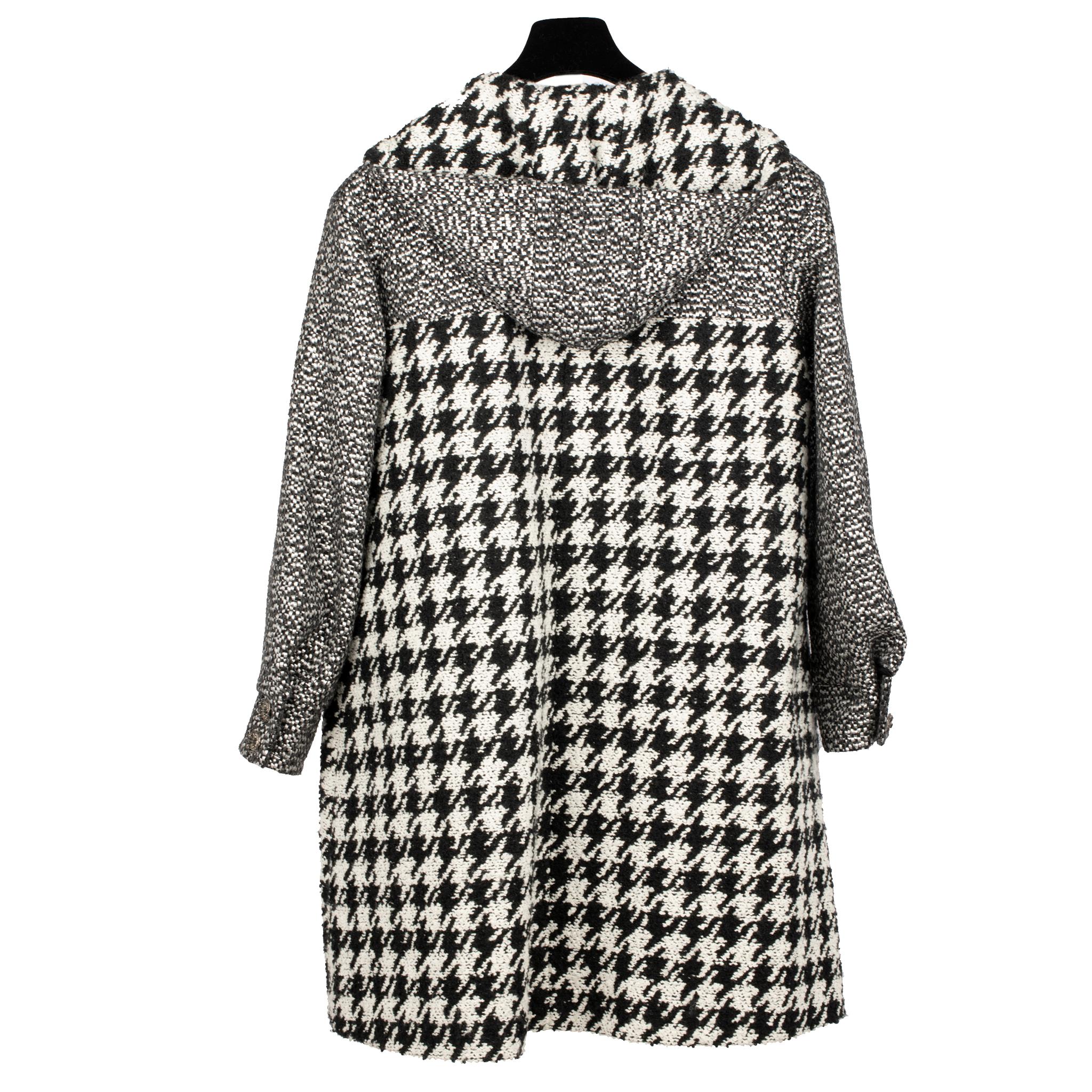 Chanel Black & White Oversized Houndstooth Coat With Hood 38 FR 4