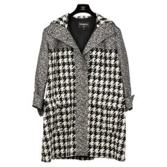 Chanel - Manteau pied-de-poule surdimensionné noir et blanc avec capuche 38 FR