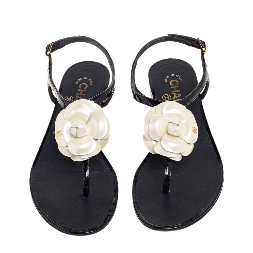 Women's Chanel Black/White Patent Leather CC Camellia Flat Thong Sandals Size 36.5