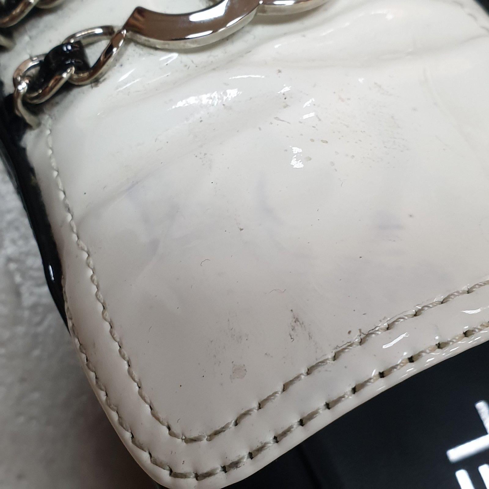 Chanel Black White Patent Leather CC Chain Link Slip On Loafers Sz.37 en vente 2