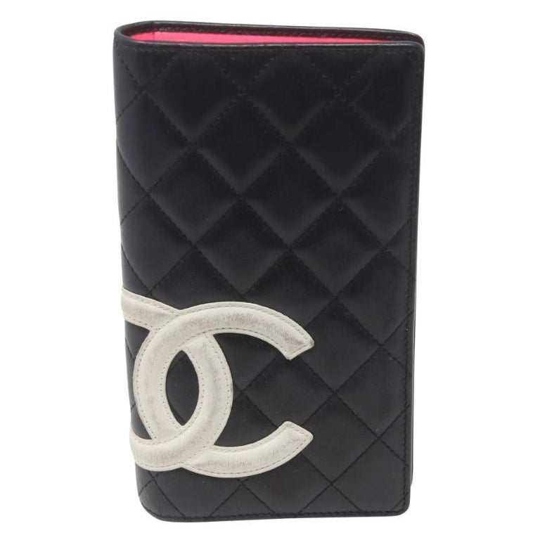 Chanel Negro Blanco Rosa Cambon L Piel de cordero acolchada Billetera Ligne Yen en venta
