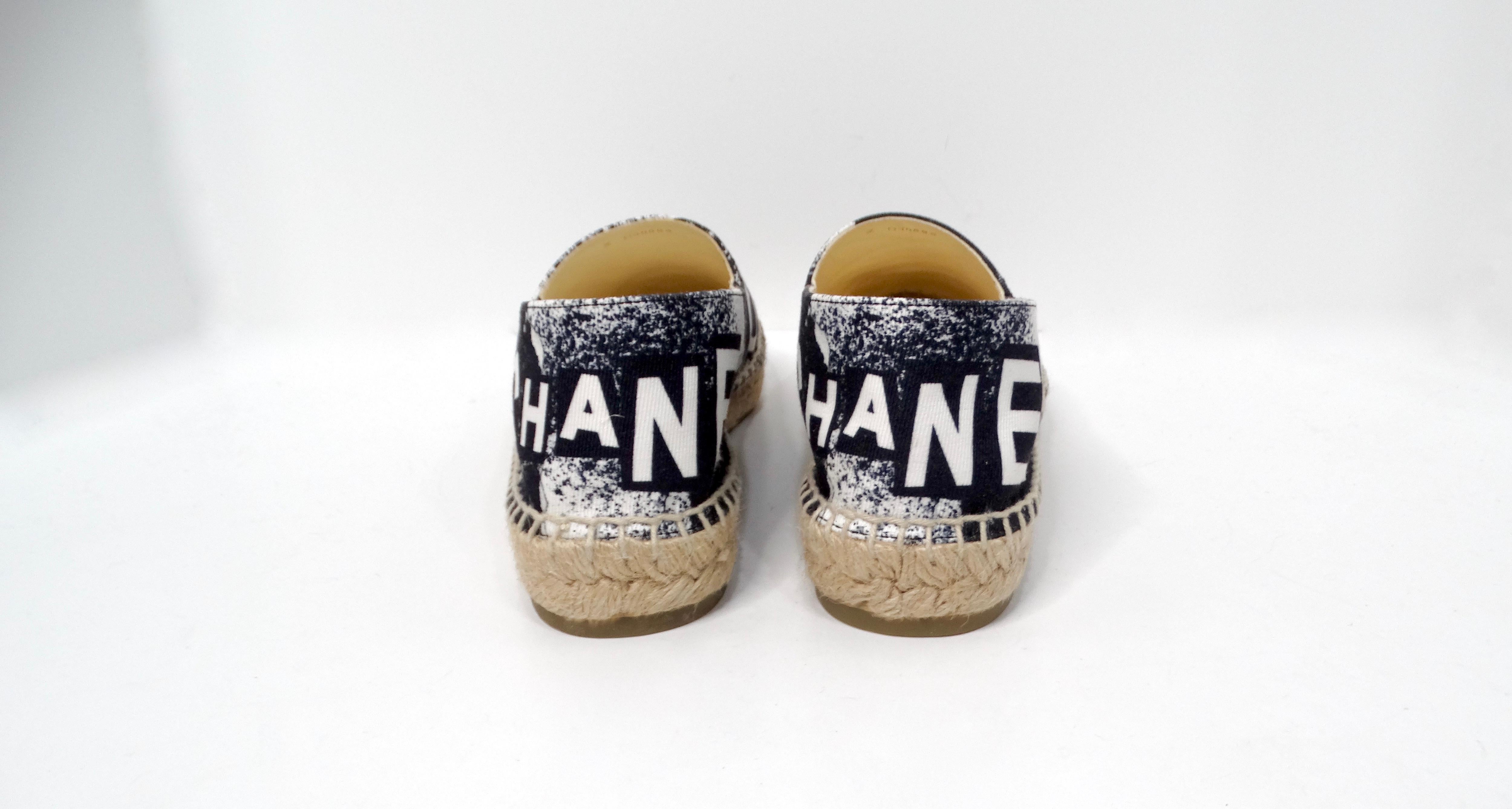 Chanel Black & White Printed Canvas Grosgrain 31 Rue Cambon Espadrilles For Sale 1