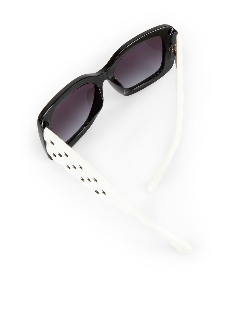 Chanel Black & White Quilted Arms Square Sunglasses For Sale 3