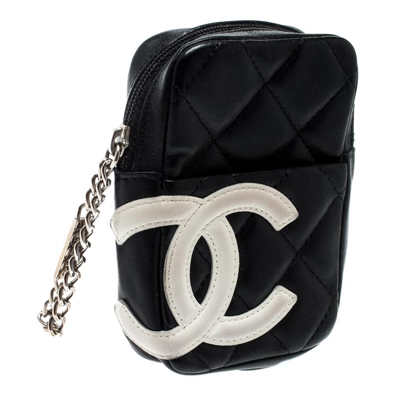 Chanel Black/White Quilted Leather Cambon Ligne Phone Case In Good Condition In Dubai, Al Qouz 2