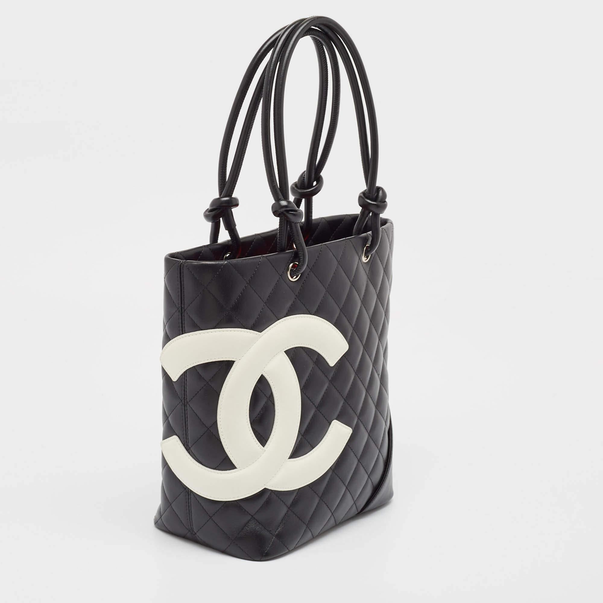 Chanel Black/White Quilted Leather Medium Ligne Cambon Bucket Tote In Good Condition In Dubai, Al Qouz 2