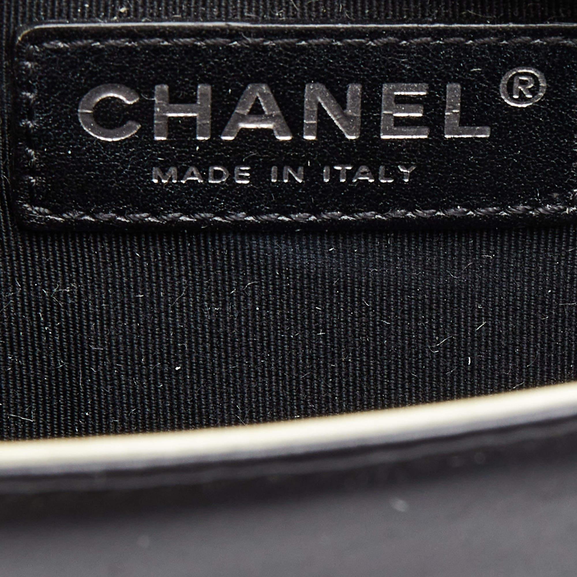 Chanel Black/White Quilted Leather Mini Chain Boy Flap Bag In Good Condition In Dubai, Al Qouz 2