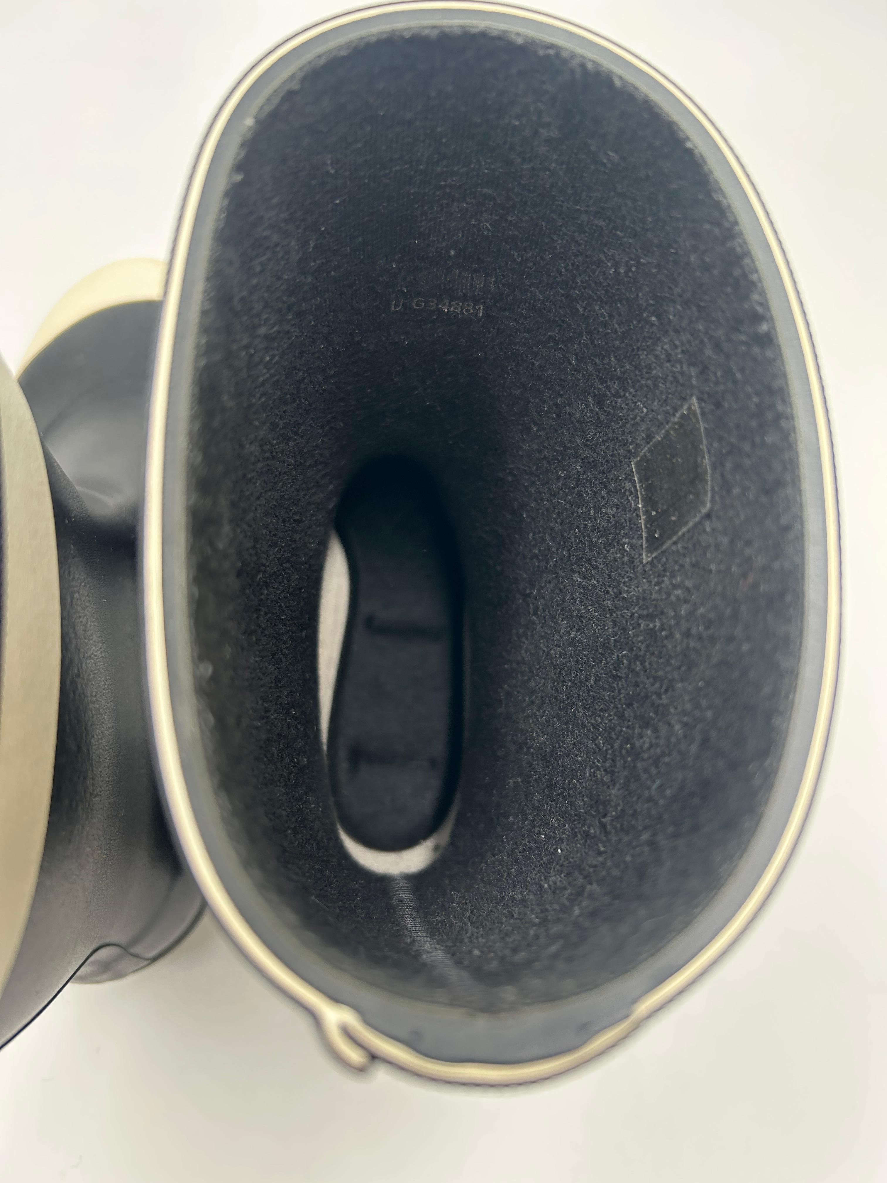 Chanel Stivali da pioggia bianchi e neri misura 39/8.5 in vendita 2