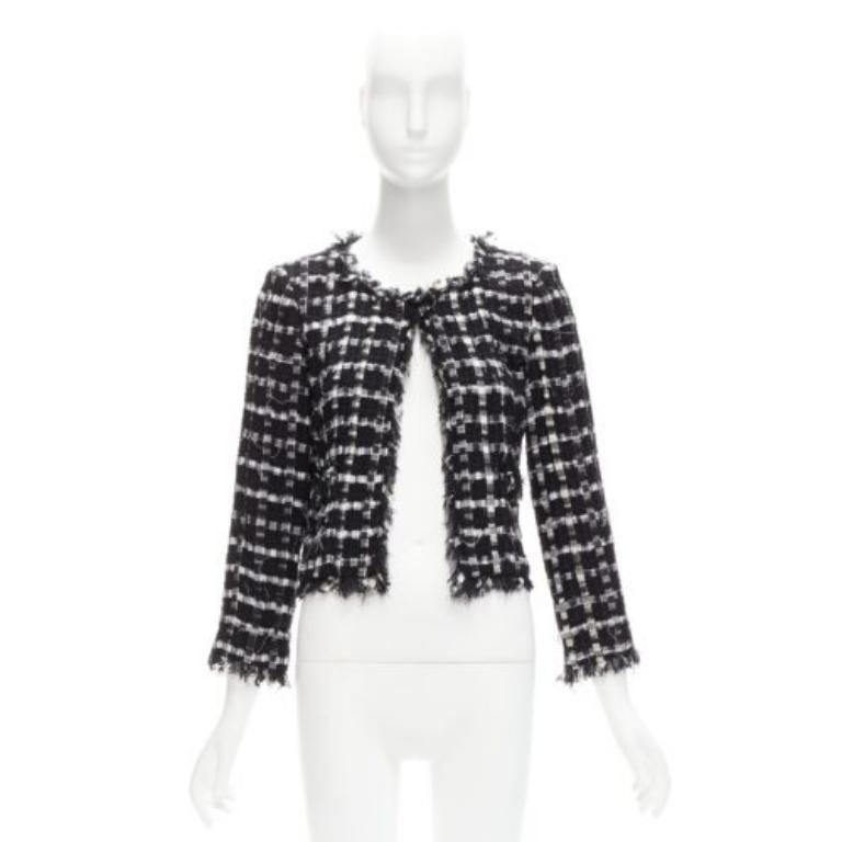 CHANEL Schwarzweiße, roh ausgefranste, karierte Tweed-Knöpfe in Kurzform mit Griffoix-Knöpfen FR40 L im Angebot 6