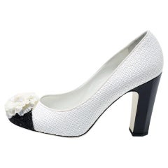 Chanel Black/White Sequins Escarpins Camellia CC Pumps Size 38.5