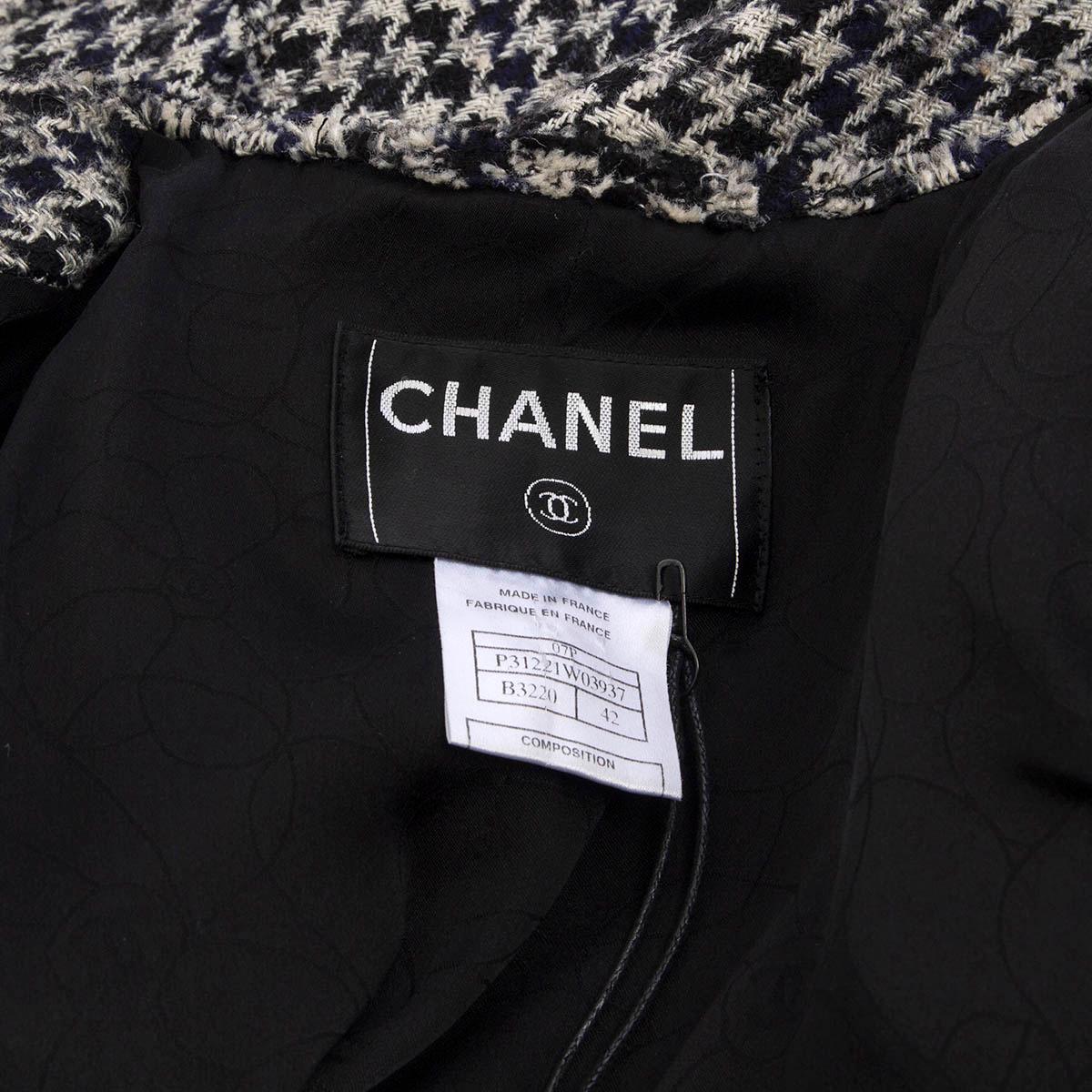 CHANEL black & white silk 2007 07P HOUNDSTOOTH TWEED OPEN Jacket S For Sale 2