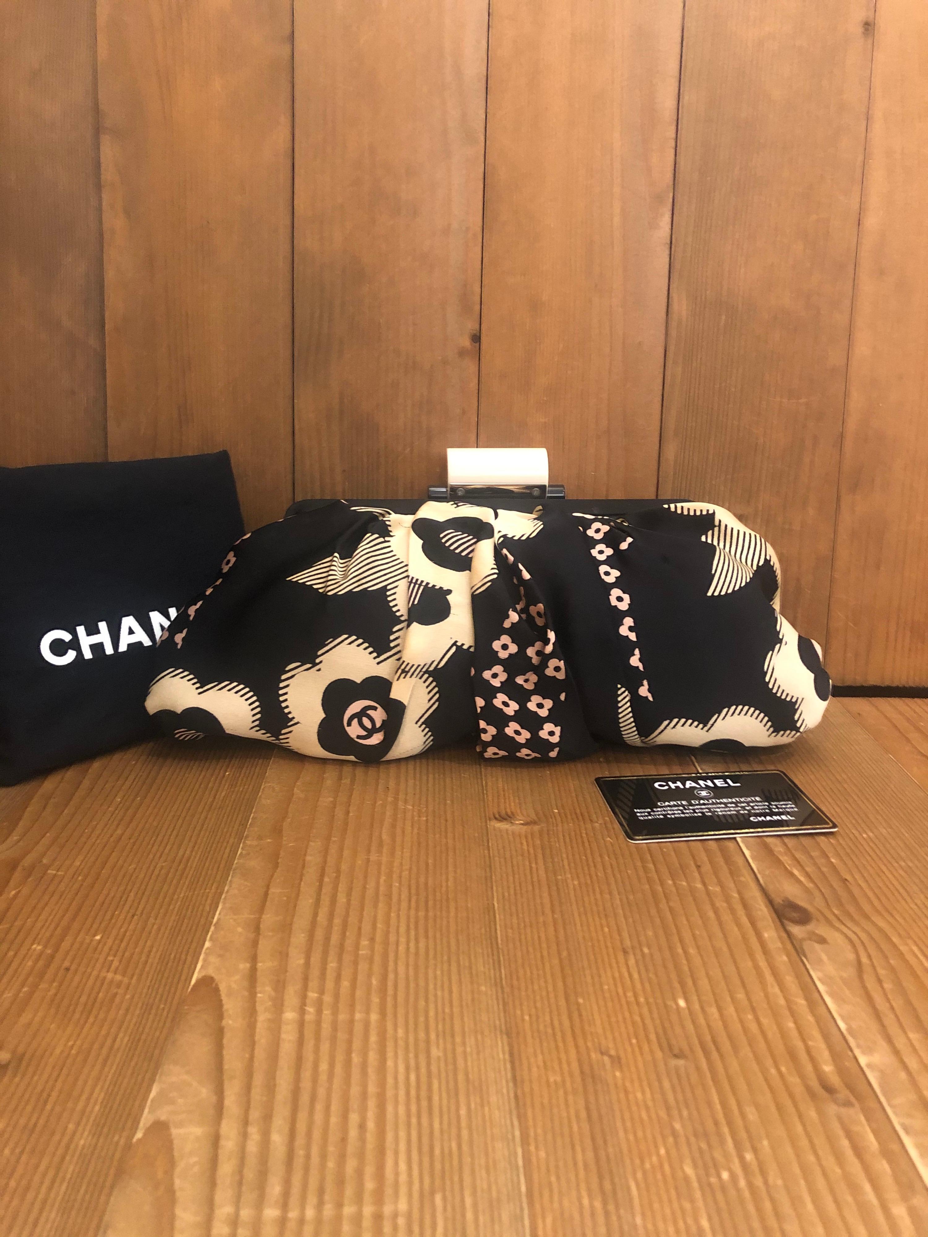 chanel black and white clutch