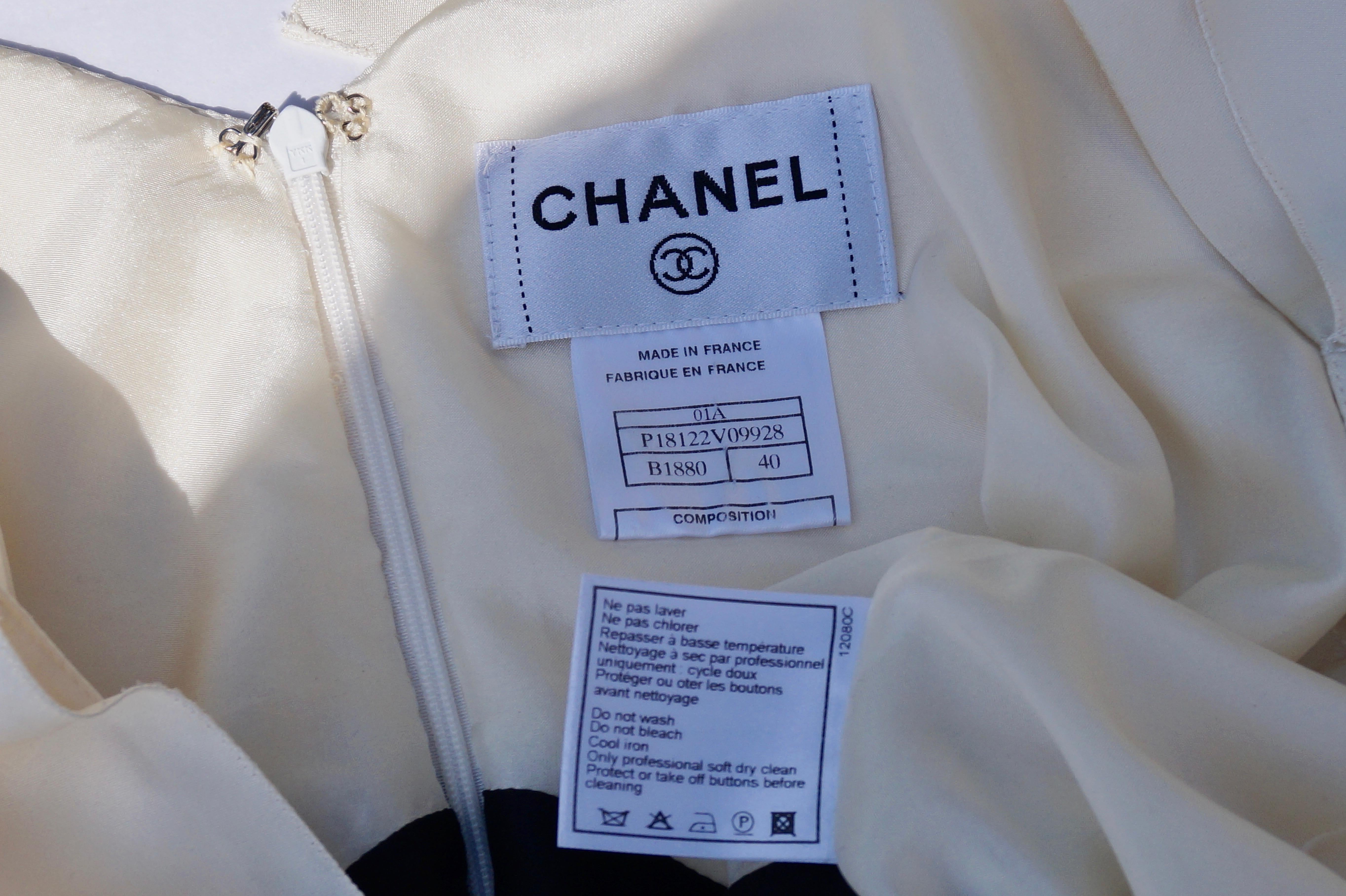 CHANEL black/white silk satin dress FR 40 Fall 2001  01A For Sale 3