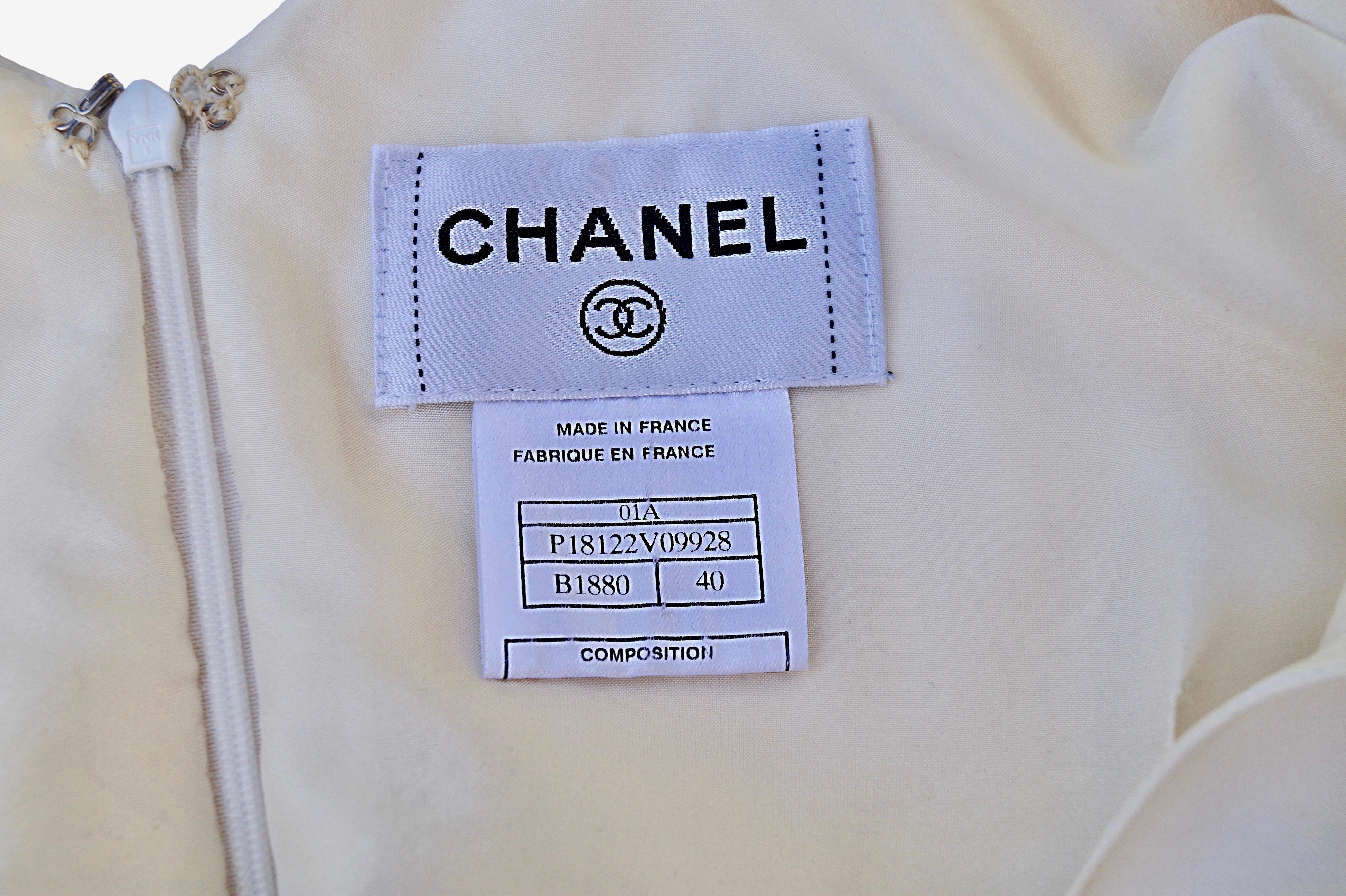 CHANEL black/white silk satin dress FR 40 Fall 2001  01A For Sale 1